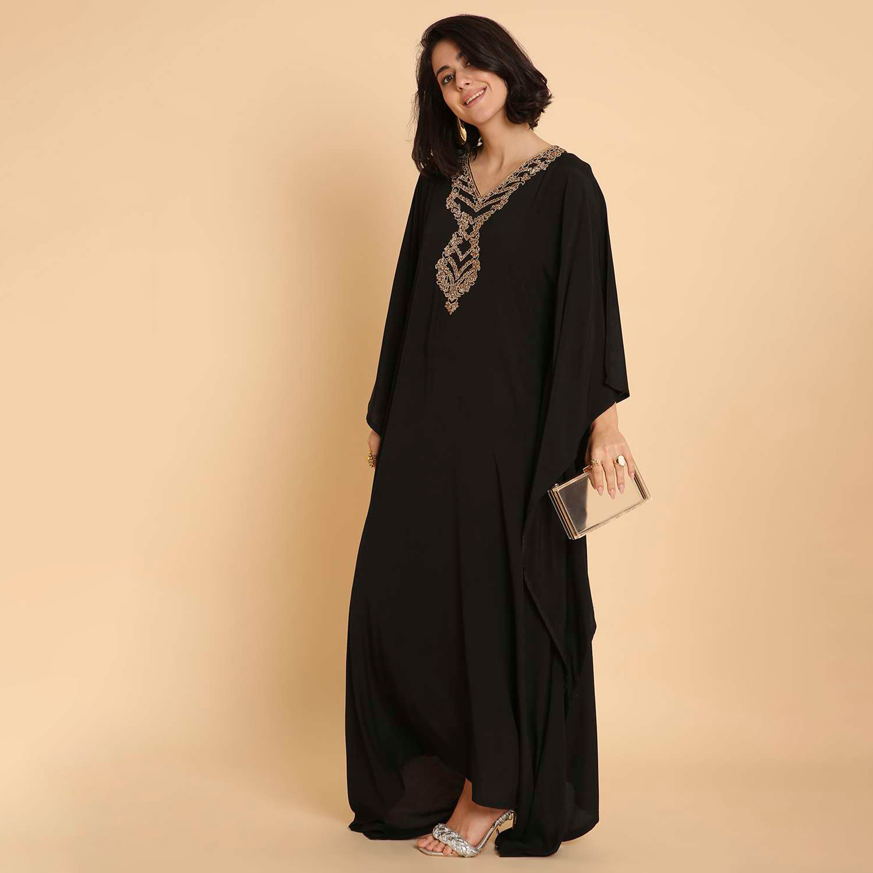 جلابية نسائية بتصميم قفطان سهرة مزينة بالخرز على الصدر من هنا اند سارة.-women-arabicclothing-jalabiyas-image-6