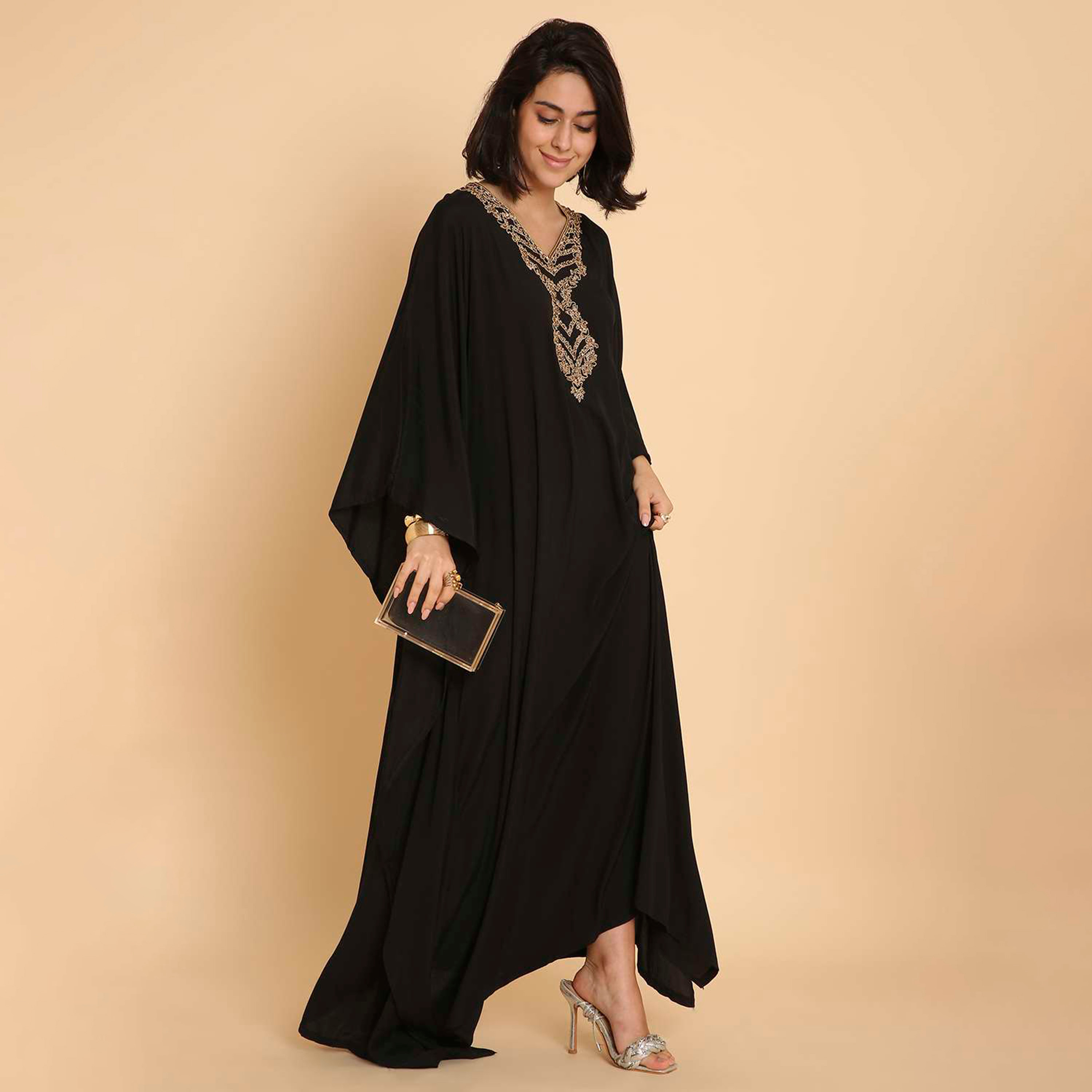 جلابية نسائية بتصميم قفطان سهرة مزينة بالخرز على الصدر من هنا اند سارة.-women-arabicclothing-jalabiyas-image-9