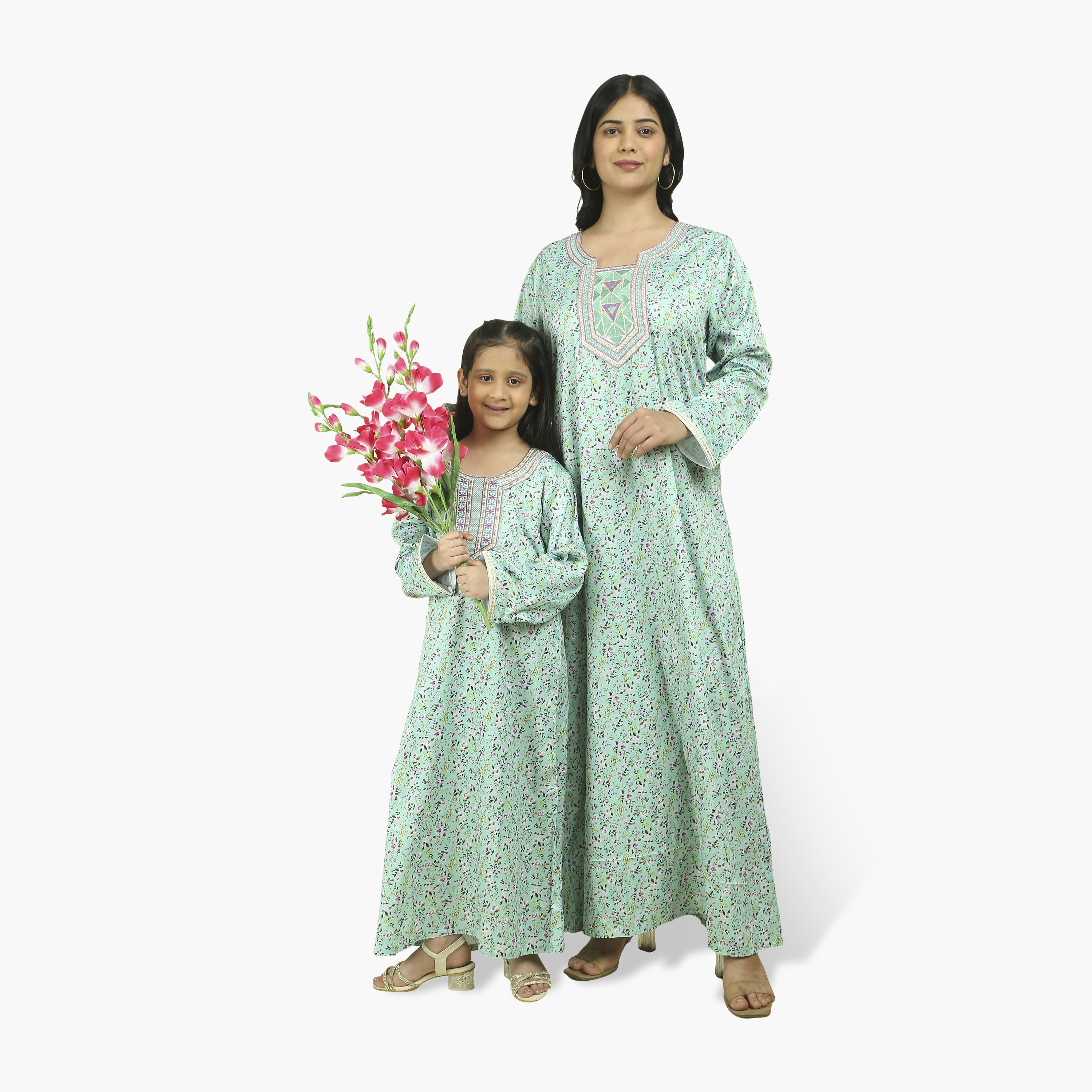 جلابية نسائية قماش ساتان بصدرية مطرزة وطبعة زهور من هنا أند سارة-women-arabicclothing-jalabiyas-image-7