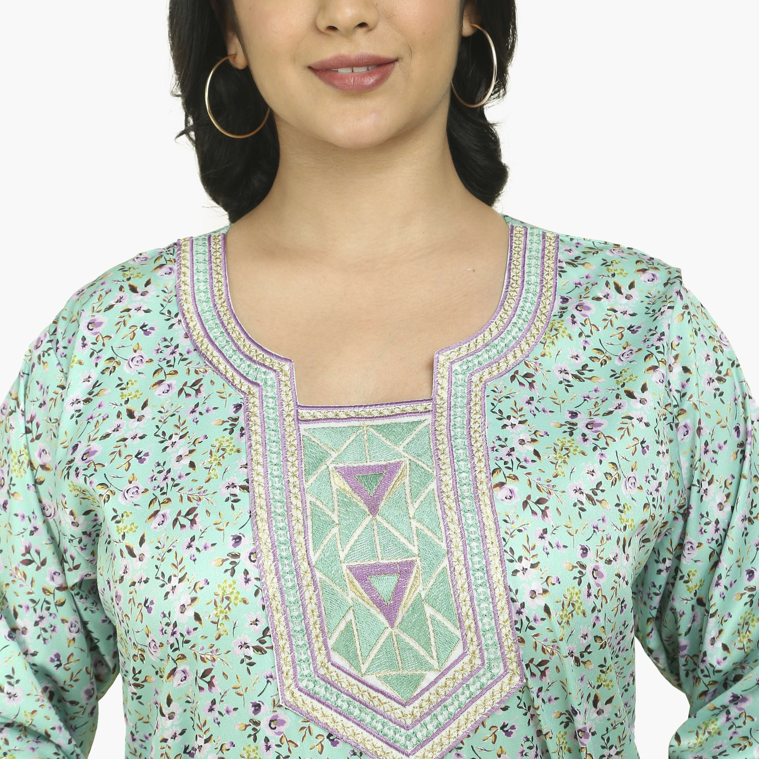 جلابية نسائية قماش ساتان بصدرية مطرزة وطبعة زهور من هنا أند سارة-women-arabicclothing-jalabiyas-image-8