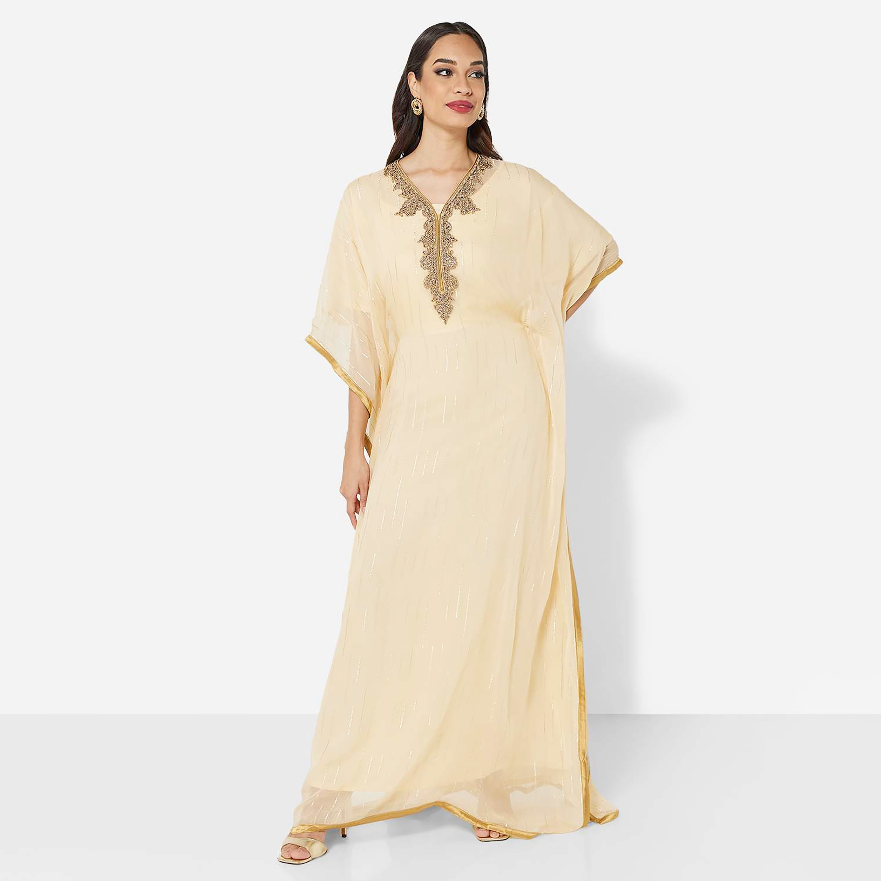 جلابية نسائية من هنا وسارة بأكمام واسعة ومزينة باللون البيج-women-arabicclothing-jalabiyas-image-1