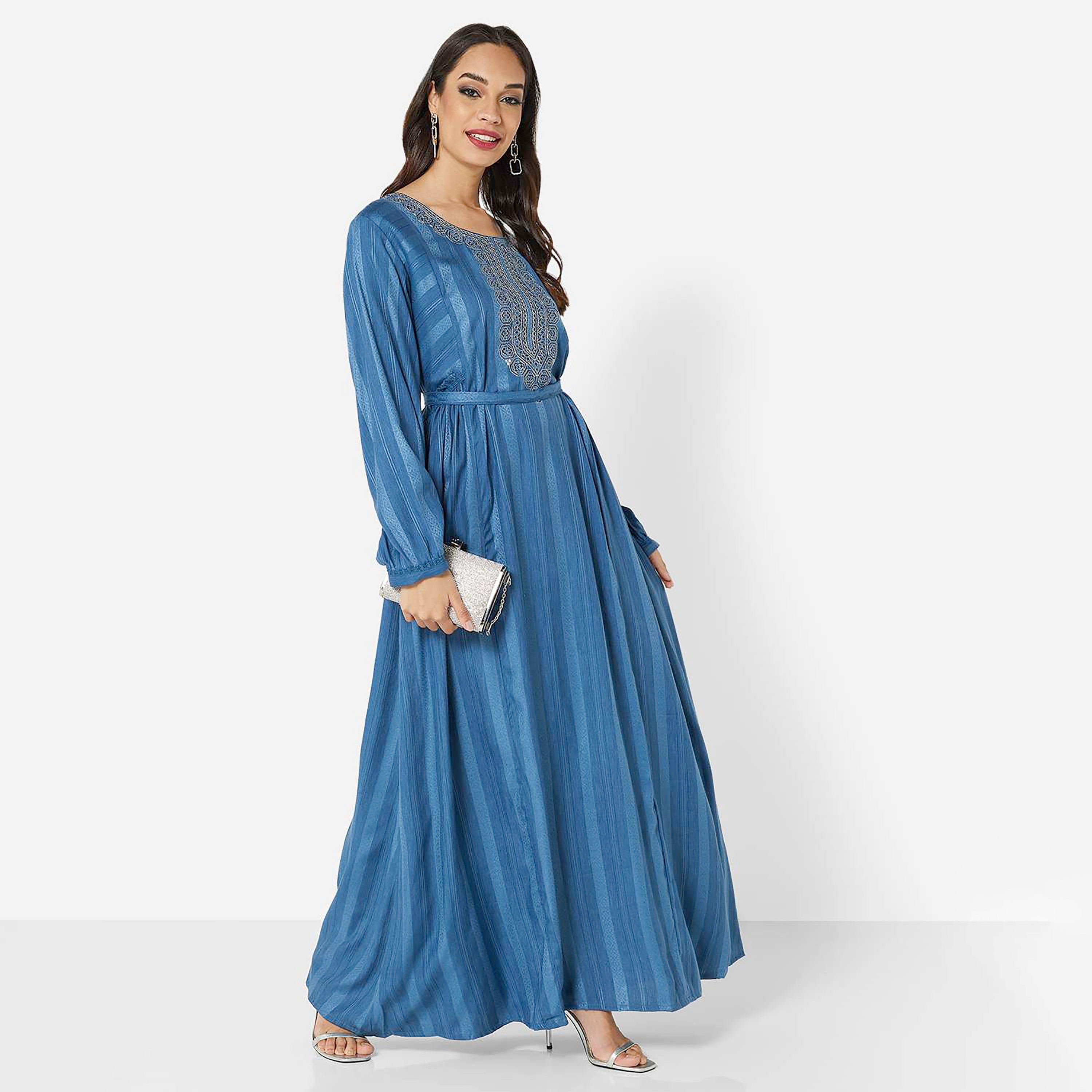 هناء وسارة جلابية نسائية مطرزة باللون الأزرق-women-arabicclothing-jalabiyas-image-3