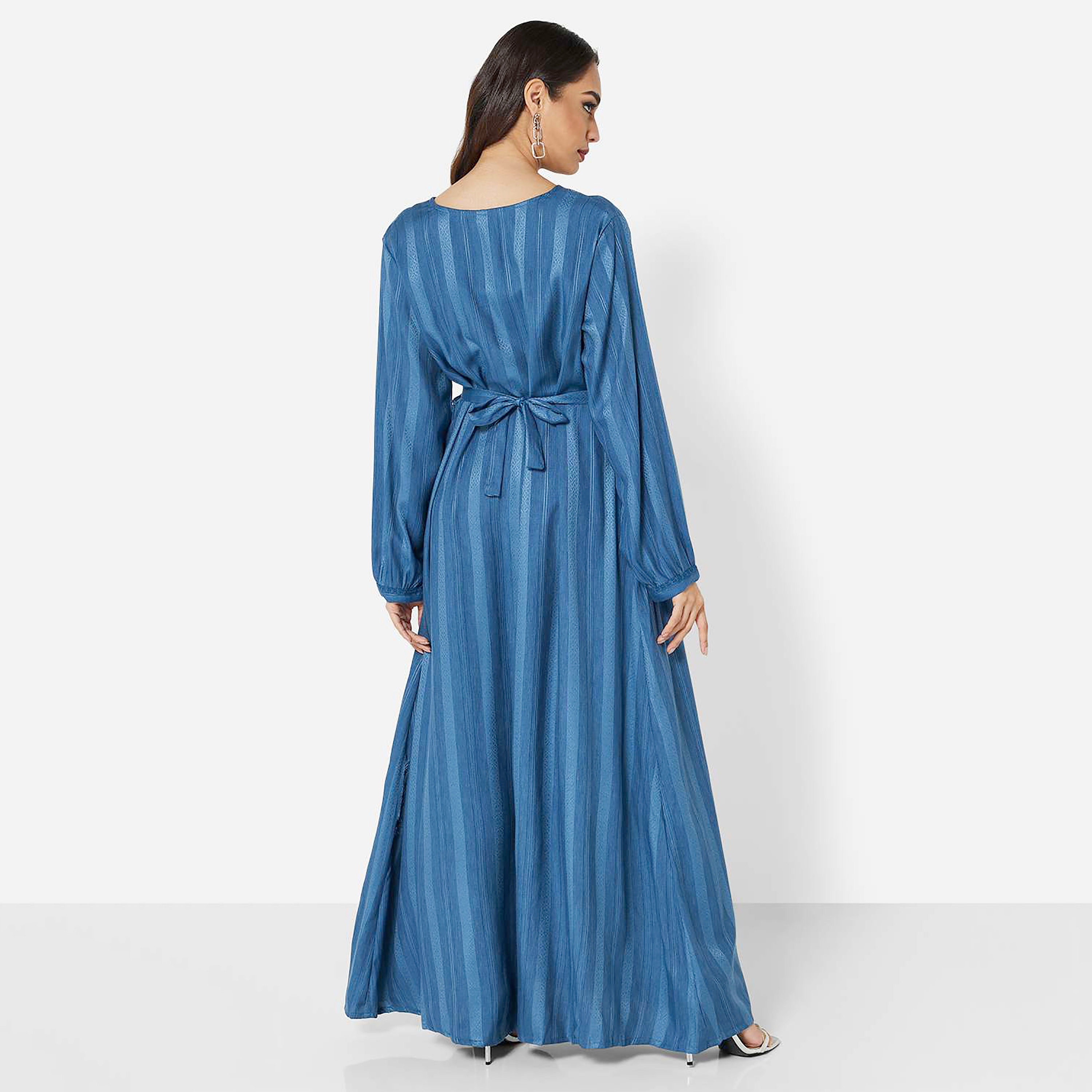 هناء وسارة جلابية نسائية مطرزة باللون الأزرق-women-arabicclothing-jalabiyas-image-4