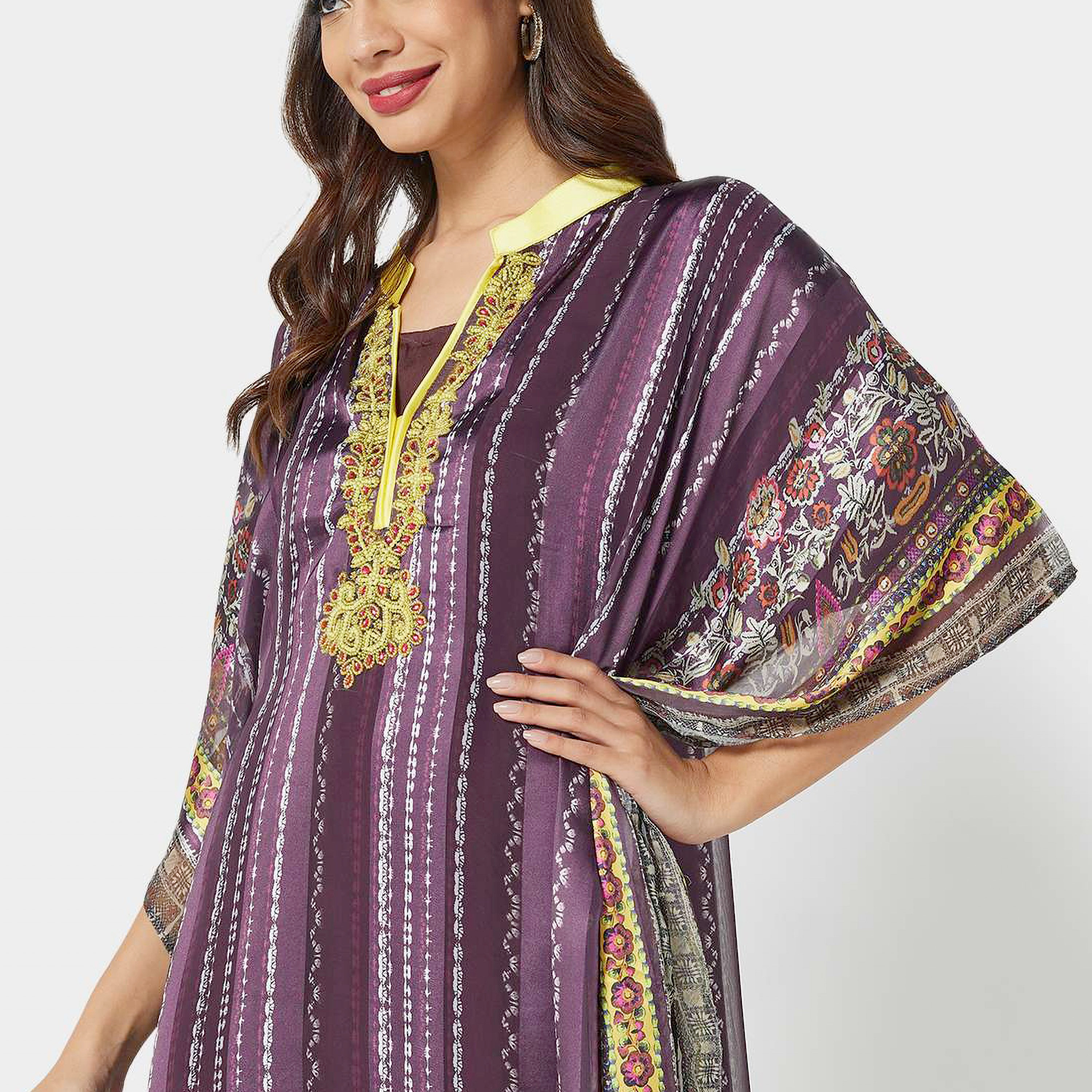 هناء وسارة جلابية نسائية باللون الأرجواني مع ياقة وأكمام واسعة للحفلات-women-arabicclothing-jalabiyas-image-2