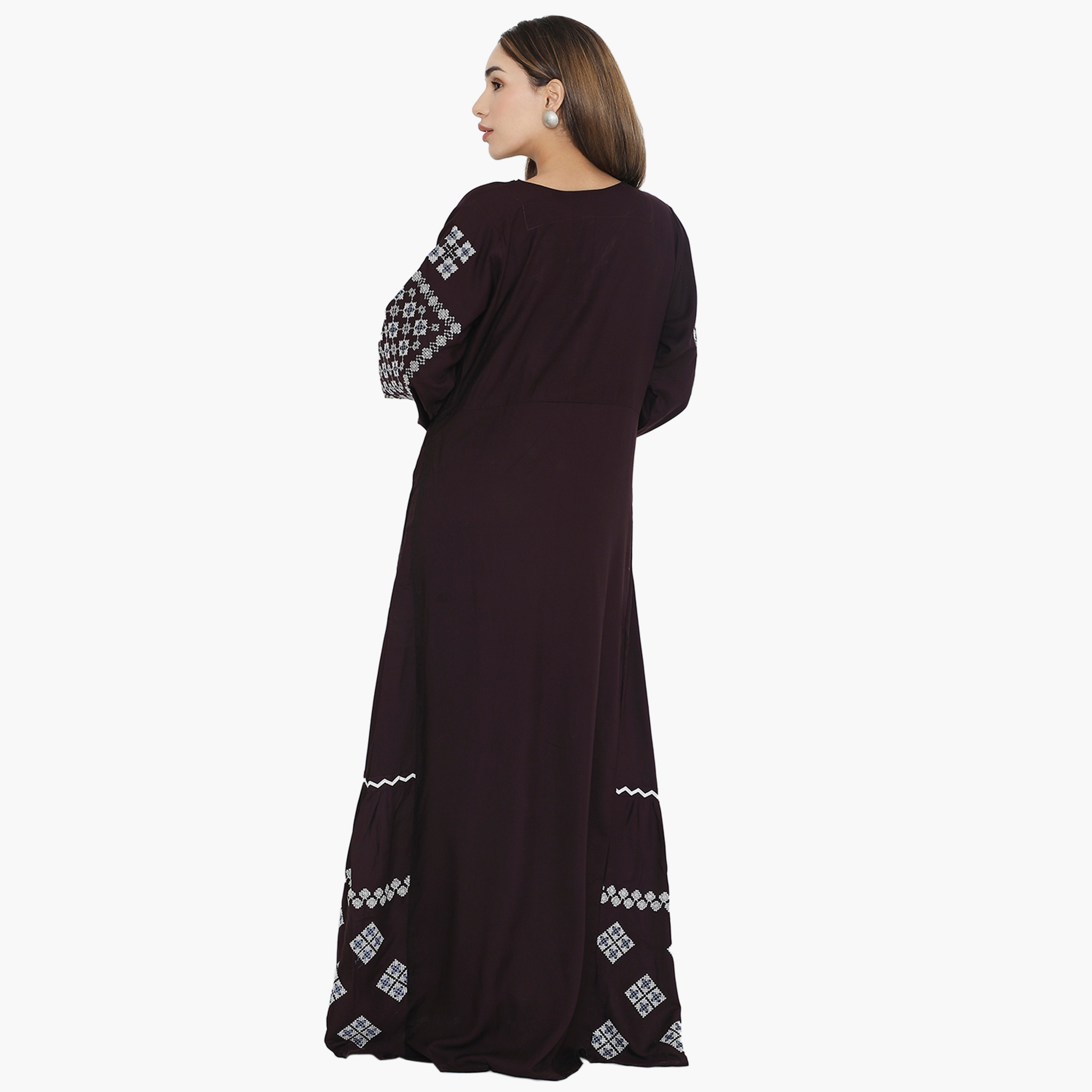 جلابية نسائية مطرزة بأكمام منفوخة من هناء وسارة-women-arabicclothing-jalabiyas-image-15