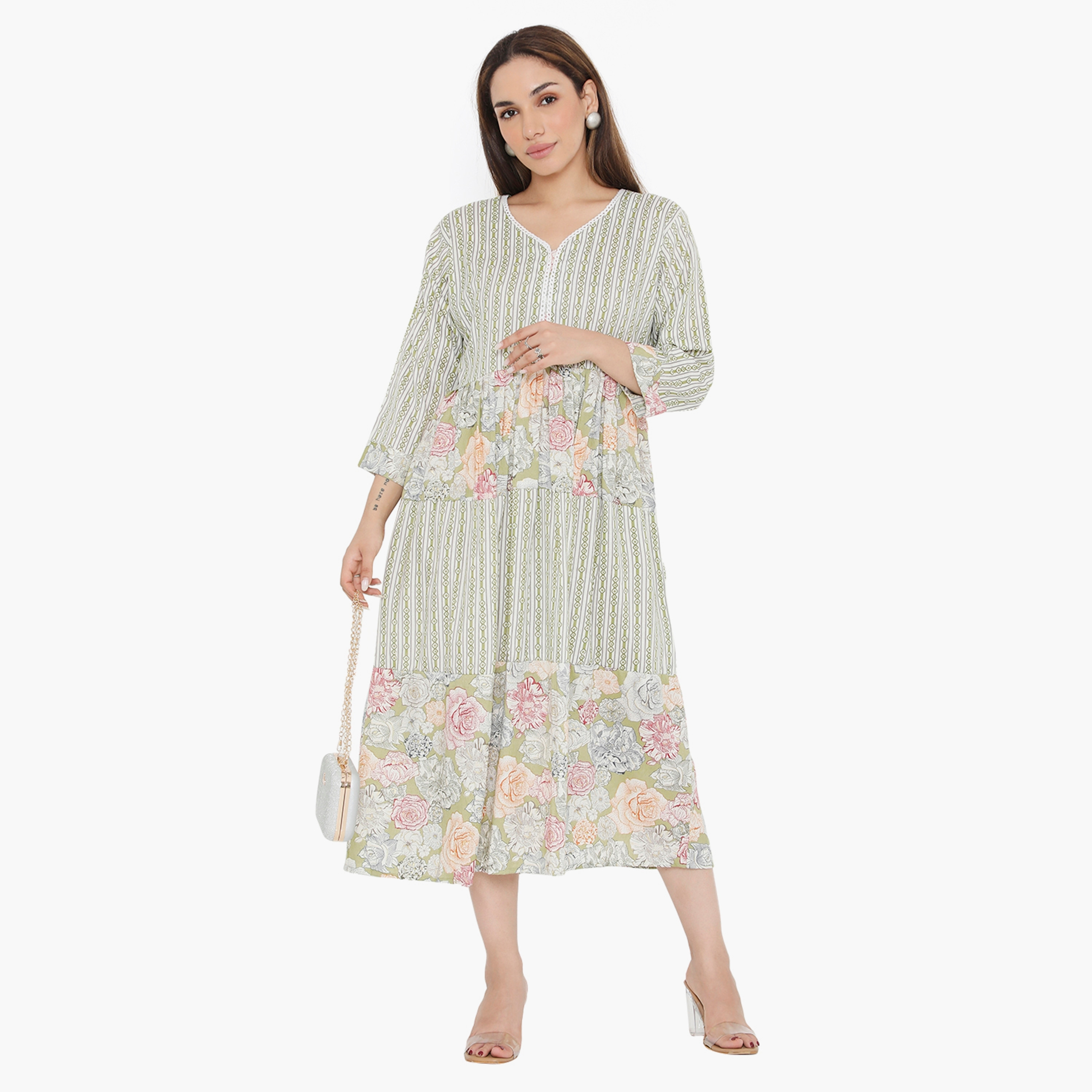 جلابية نسائية مخططة ومزخرفة بالورود من هناء وسارة-women-arabicclothing-jalabiyas-image-1