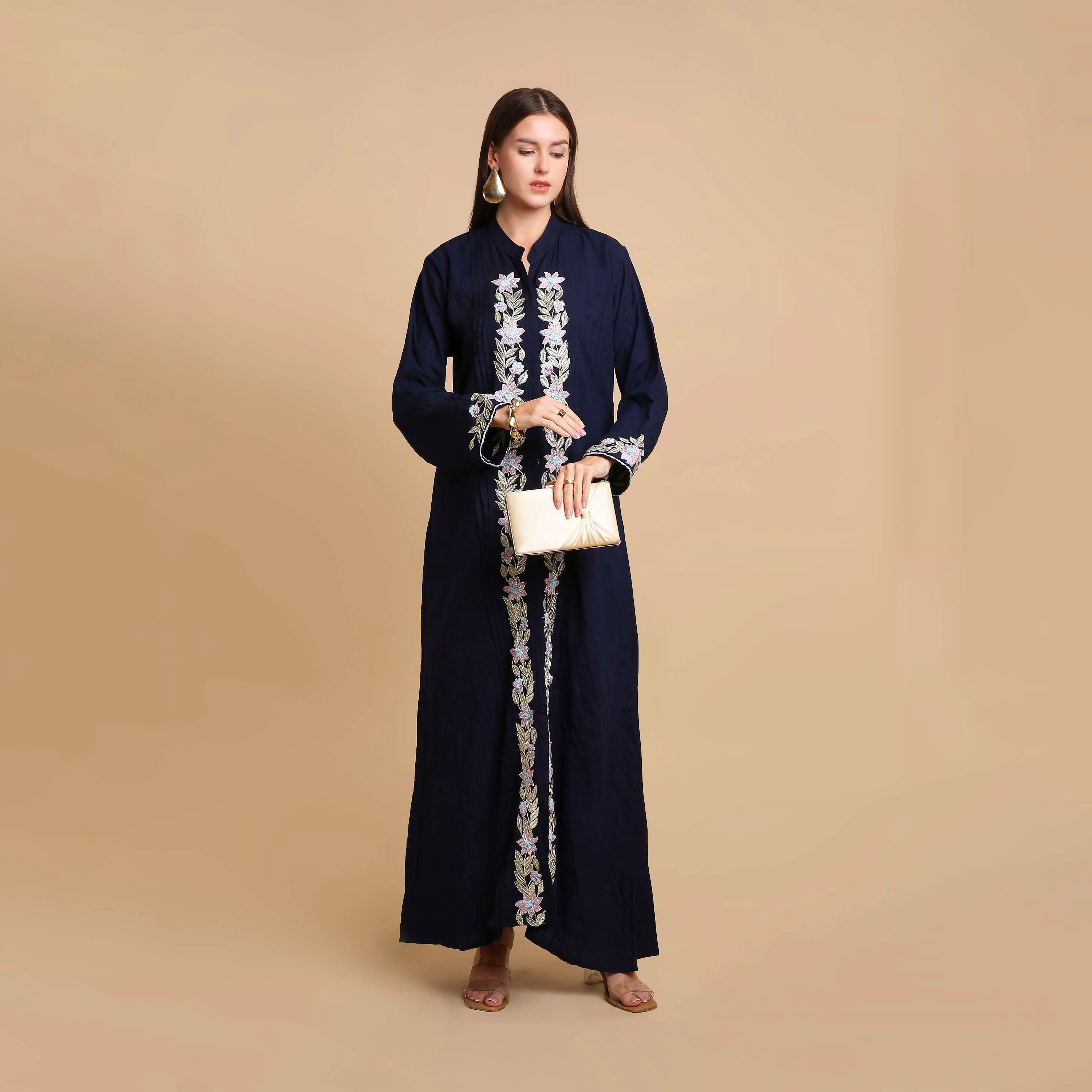جلابية نسائية بتطريز زهور وياقة ماندارين (صينية) من هناء آند سارة-women-arabicclothing-jalabiyas-image-1