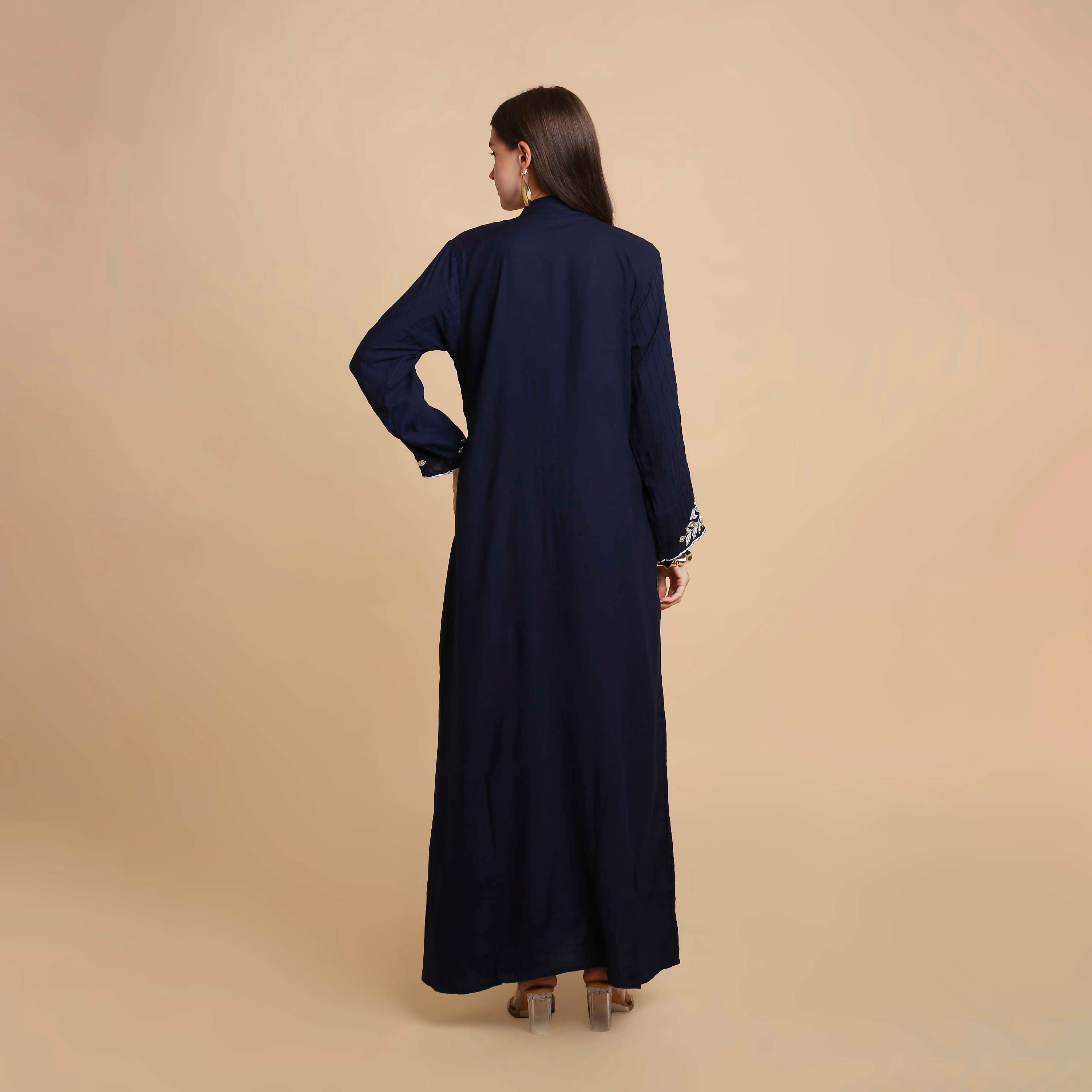 جلابية نسائية بتطريز زهور وياقة ماندارين (صينية) من هناء آند سارة-women-arabicclothing-jalabiyas-image-5
