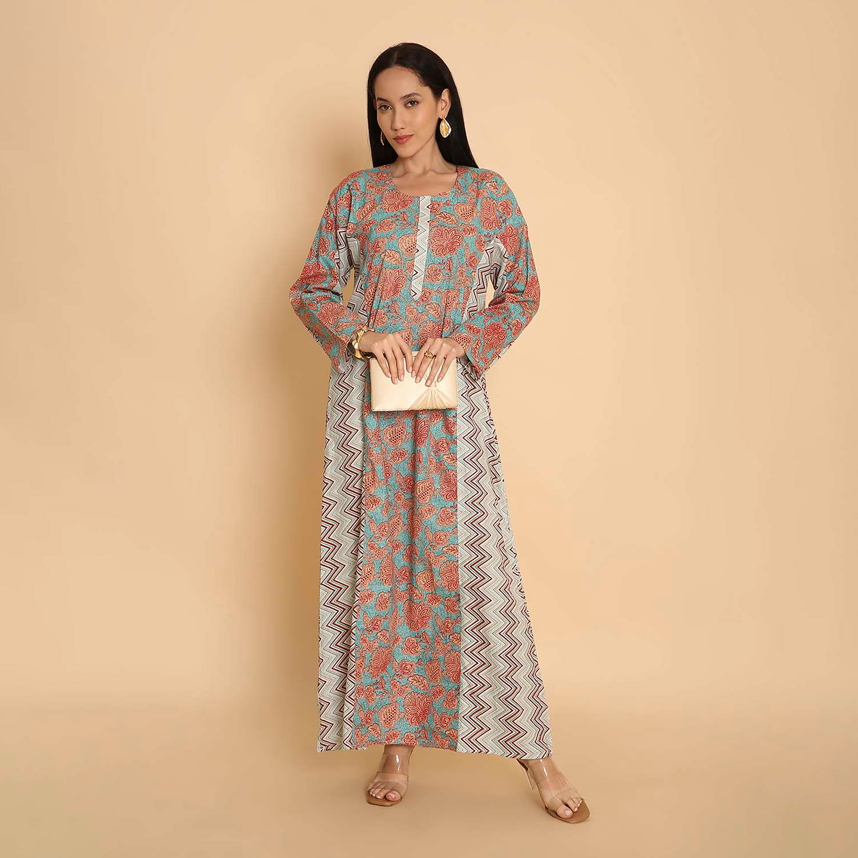 جلابية نسائية بطبعة زهور وتصميم أجزاء "شيفرون" متعددة الألوان من هنا اند سارة-women-arabicclothing-jalabiyas-image-1