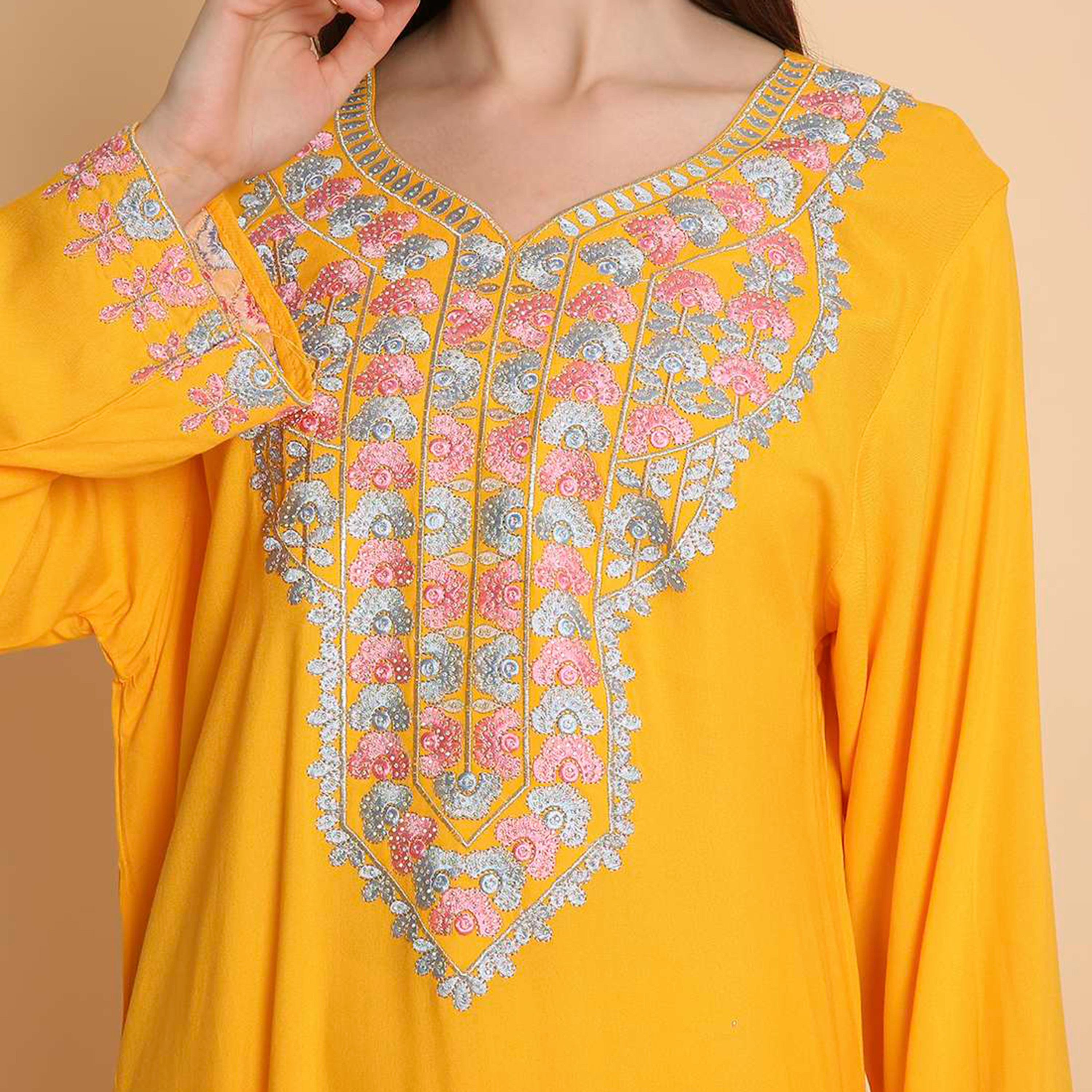 جلابية نسائية بصدرية مطرزة من هنا اند سارة-women-arabicclothing-jalabiyas-image-3