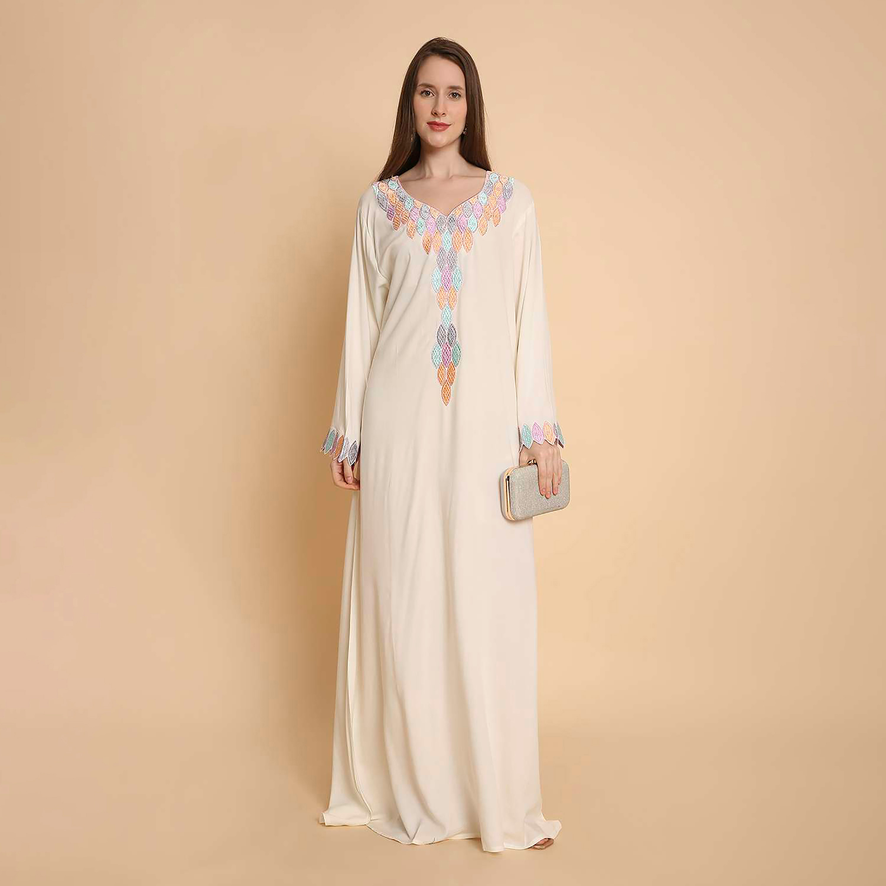 جلابية نسائية بصدرية مطرزة وأكمام ذات أطراف صدفية من هنا اند سارة-women-arabicclothing-jalabiyas-image-7