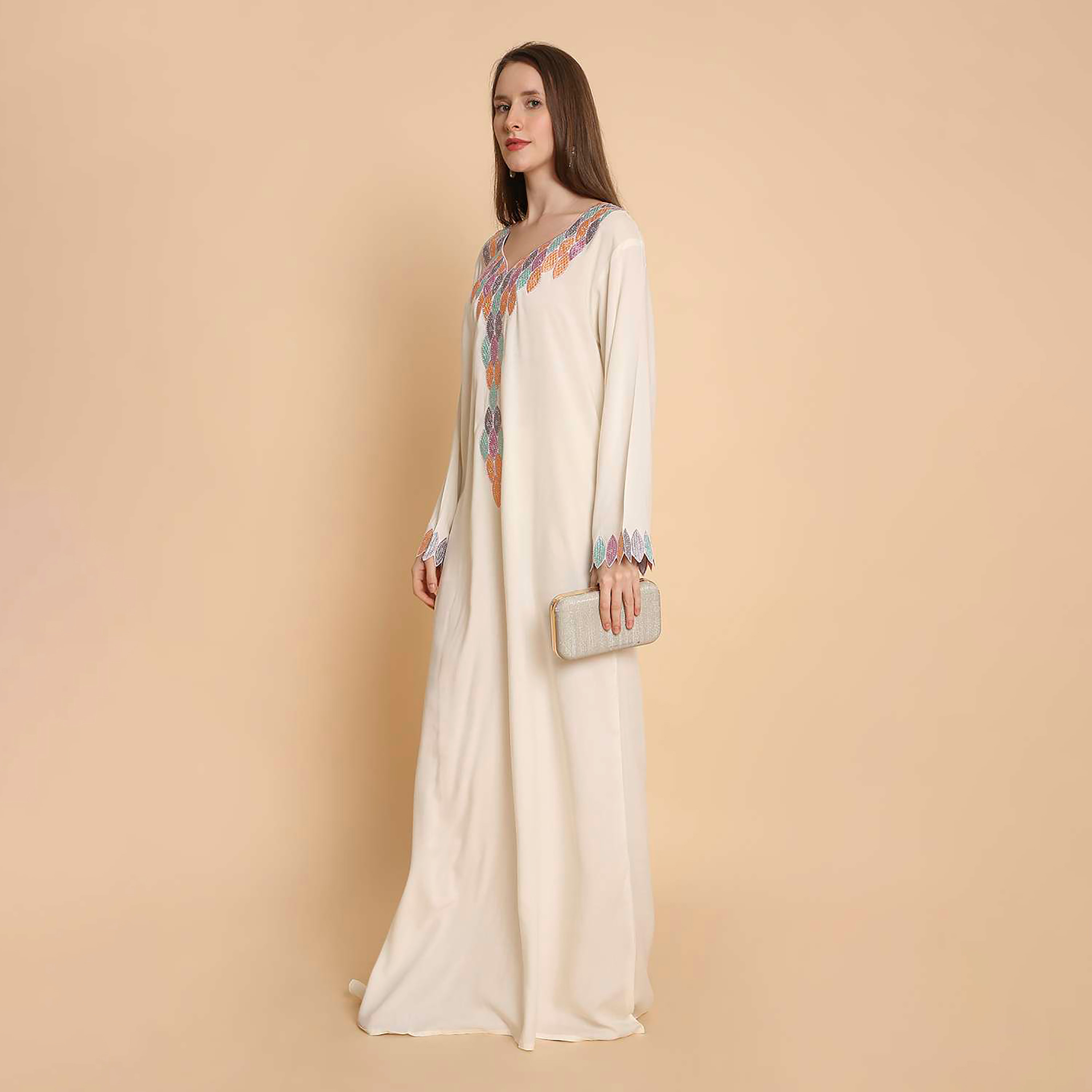 جلابية نسائية بصدرية مطرزة وأكمام ذات أطراف صدفية من هنا اند سارة-women-arabicclothing-jalabiyas-image-10