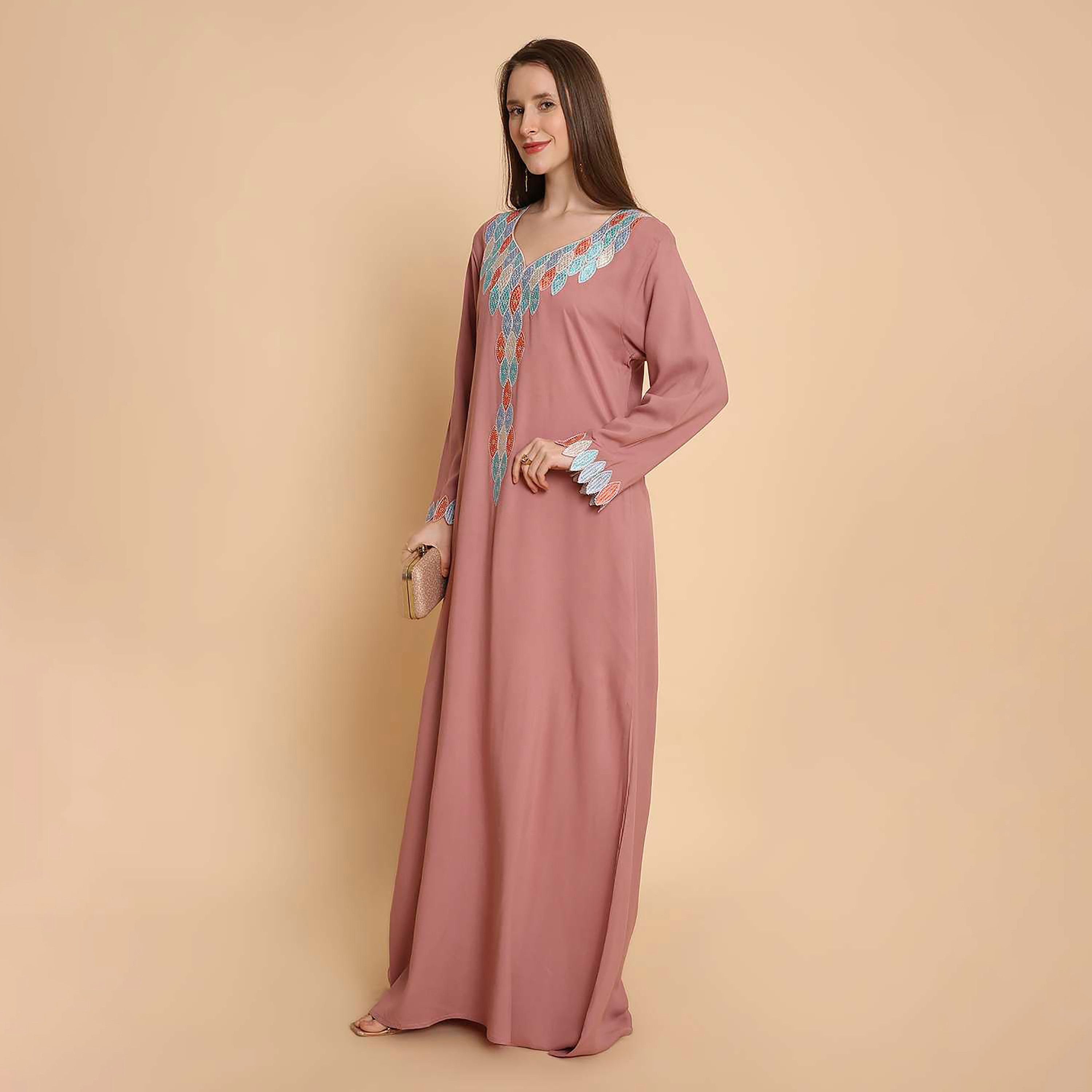 جلابية نسائية بصدرية مطرزة وأكمام ذات أطراف صدفية من هنا اند سارة-women-arabicclothing-jalabiyas-image-16