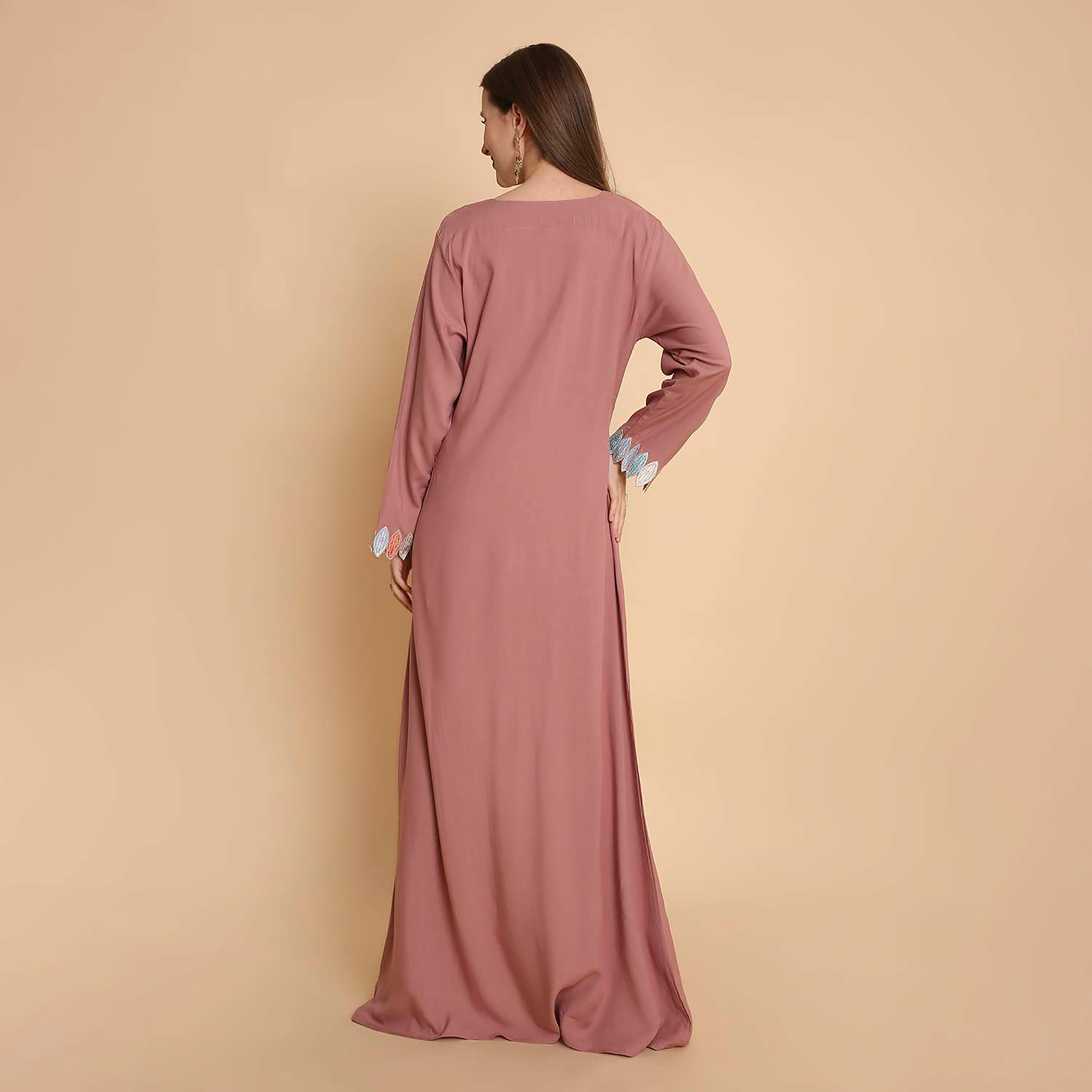 جلابية نسائية بصدرية مطرزة وأكمام ذات أطراف صدفية من هنا اند سارة-women-arabicclothing-jalabiyas-image-18