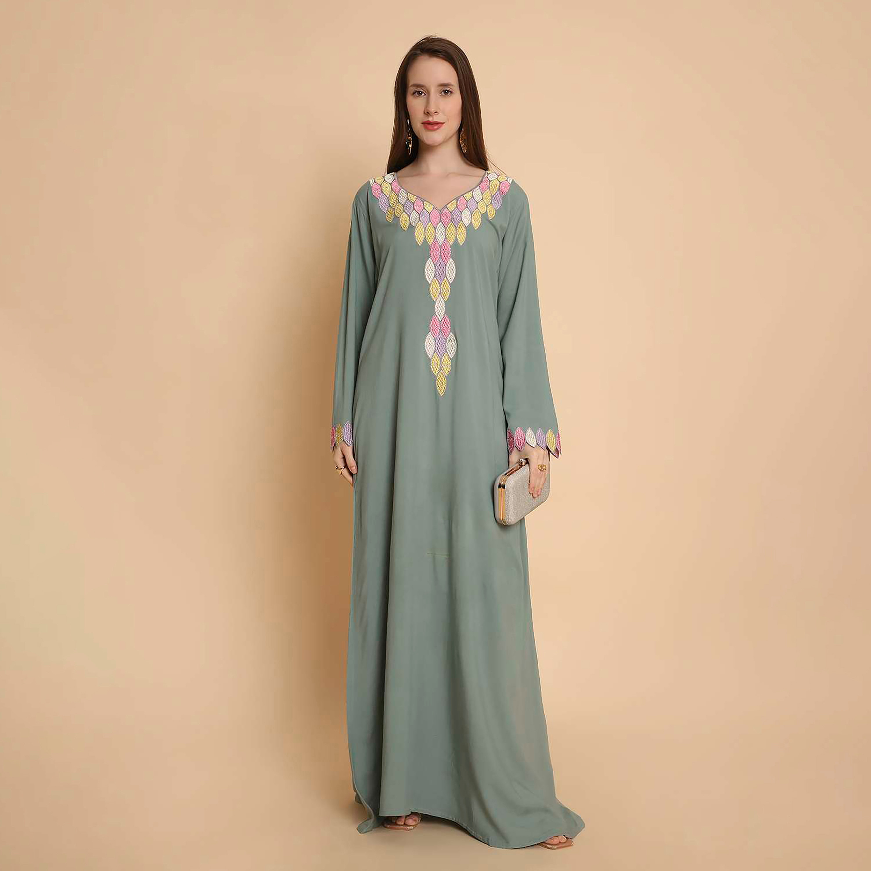 جلابية نسائية بصدرية مطرزة وأكمام ذات أطراف صدفية من هنا اند سارة-women-arabicclothing-jalabiyas-image-1