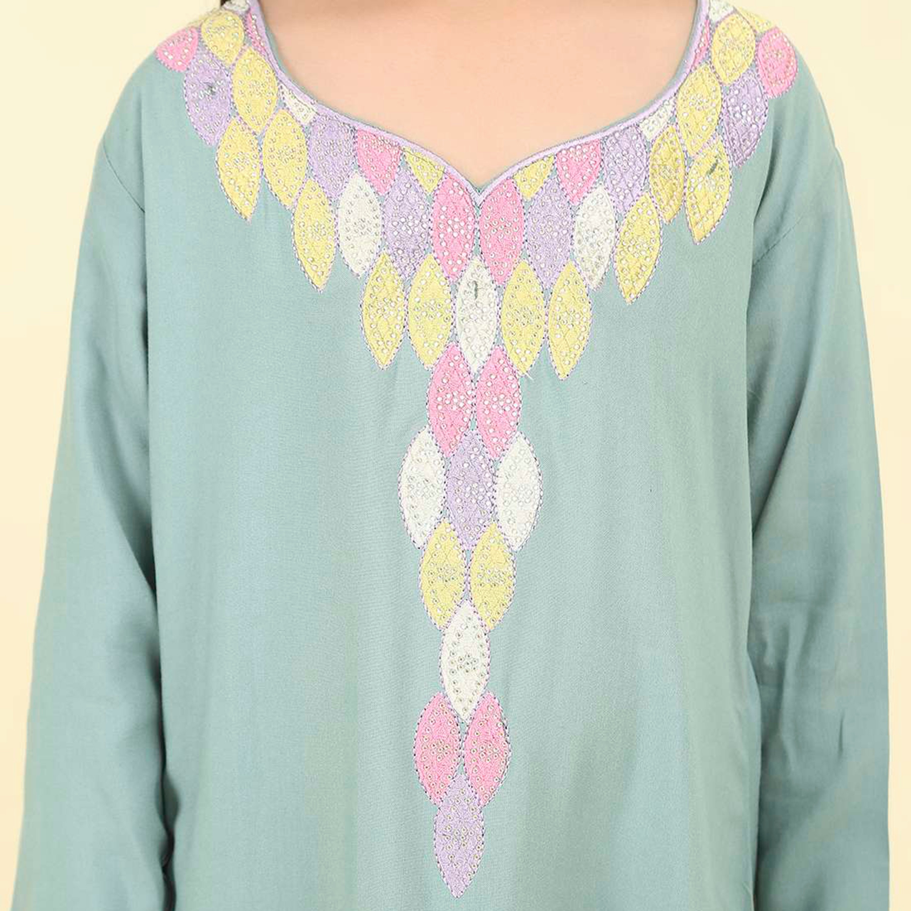 HanaandSara Embroidered Yoke Scalloped Cuff Sleeves Girls Jalabiya-girls-arabicclothing-jalabiyas-image-3