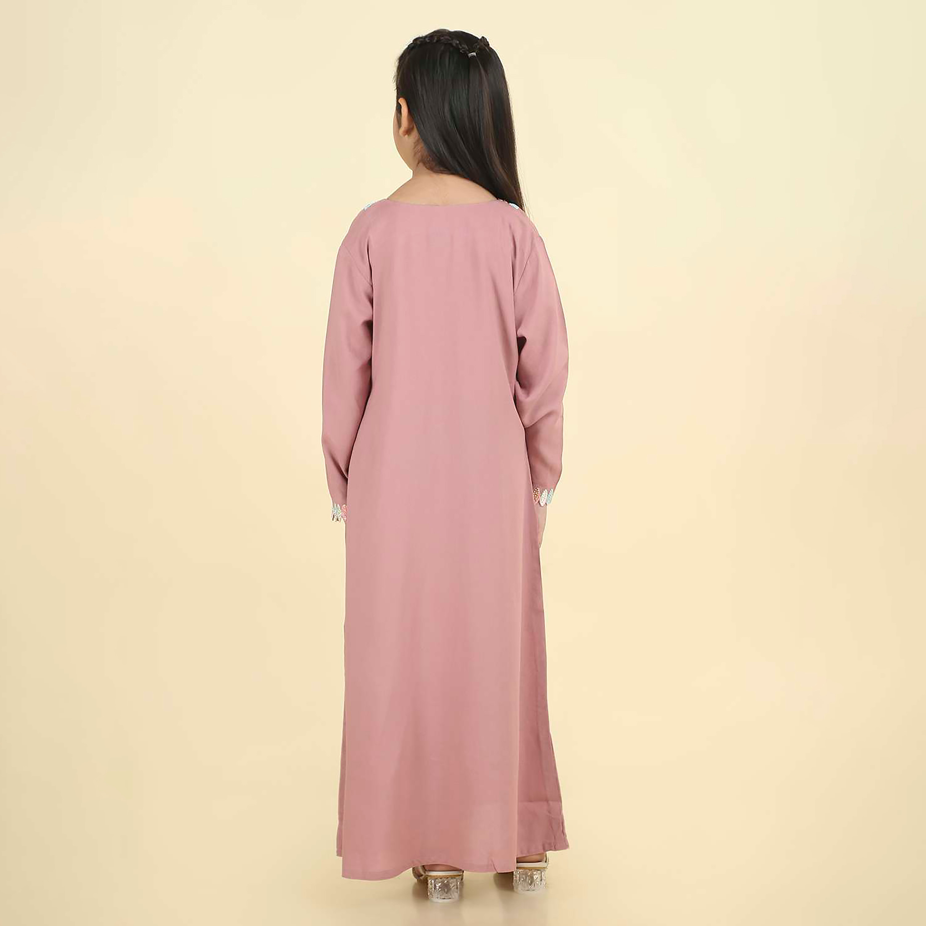 جلابية بناتي بصدرية مطرزة وأكمام ذات أطراف صدفية من هنا اند سارة-girls-arabicclothing-jalabiyas-image-10