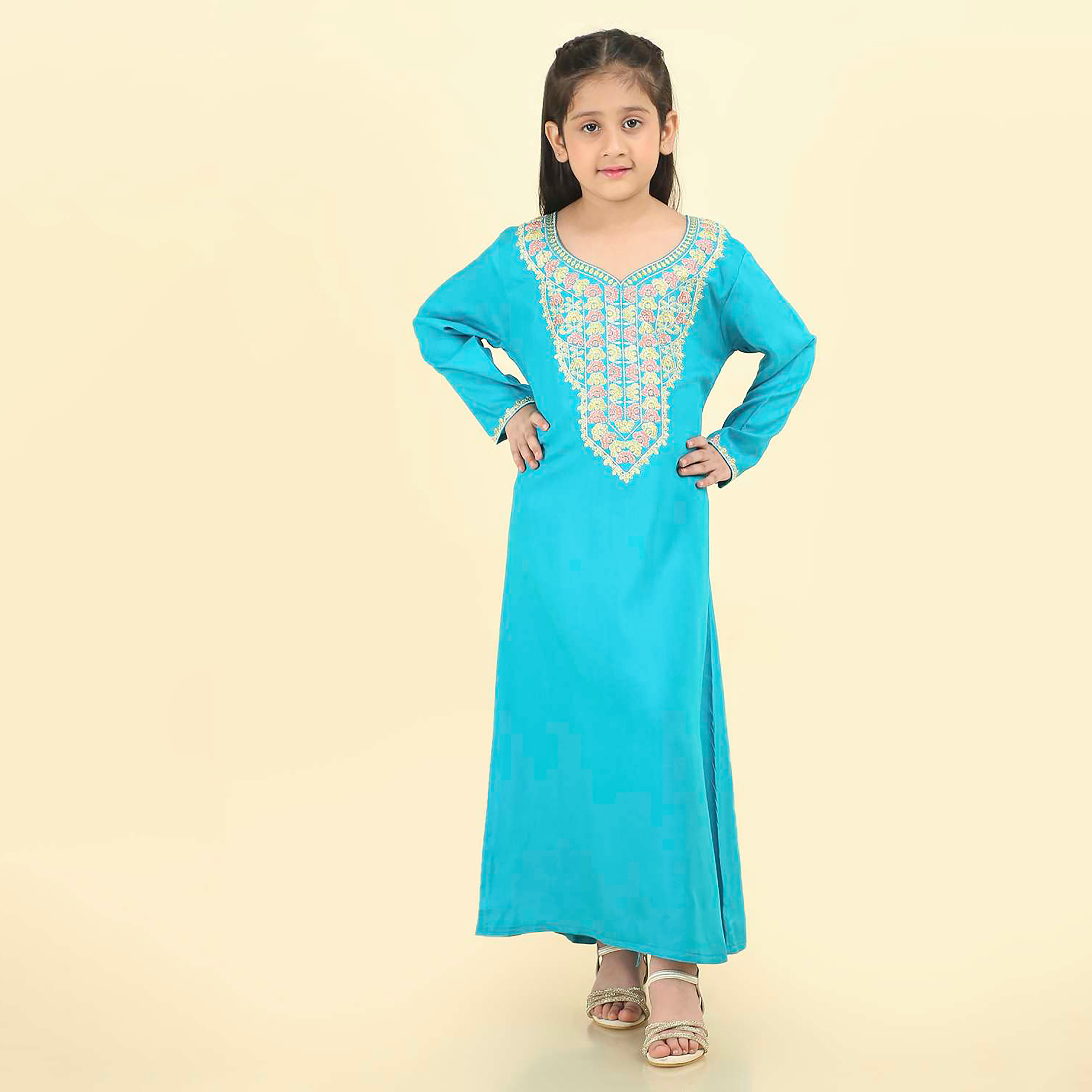 جلابية بناتي بصدرية مطرزة وأكمام ذات أطراف صدفية من هنا اند سارة-girls-arabicclothing-jalabiyas-image-11