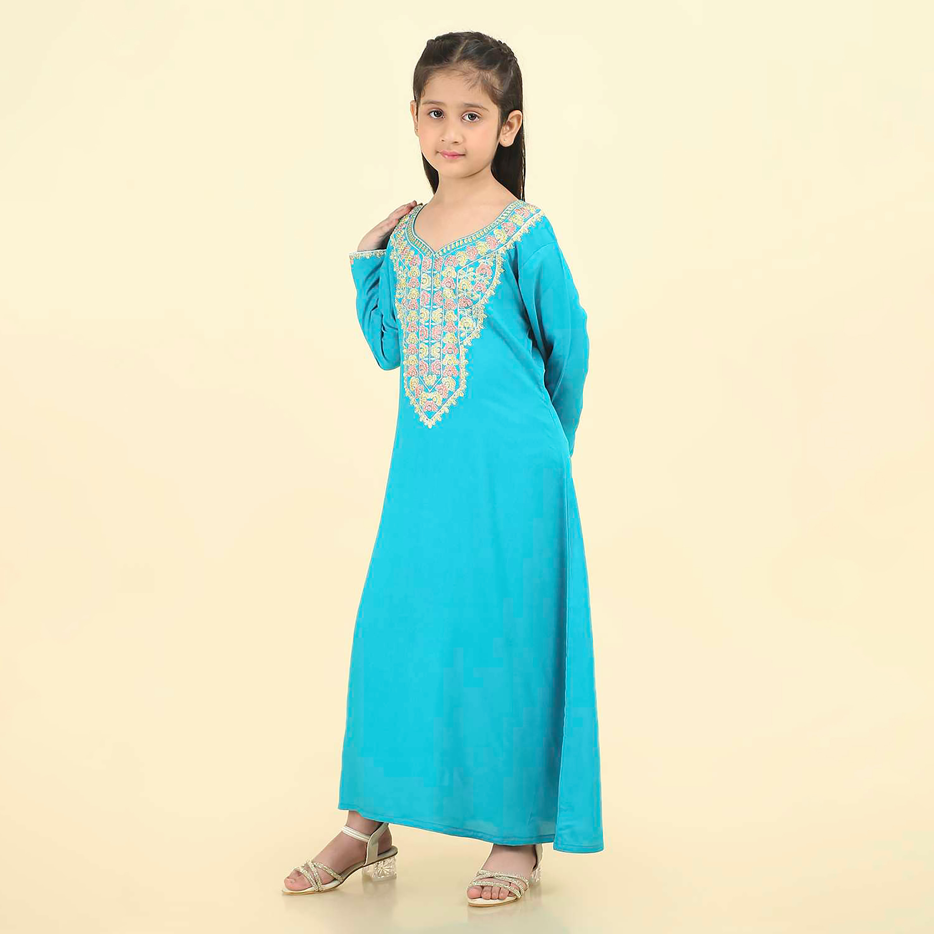 جلابية بناتي بصدرية مطرزة وأكمام ذات أطراف صدفية من هنا اند سارة-girls-arabicclothing-jalabiyas-image-14