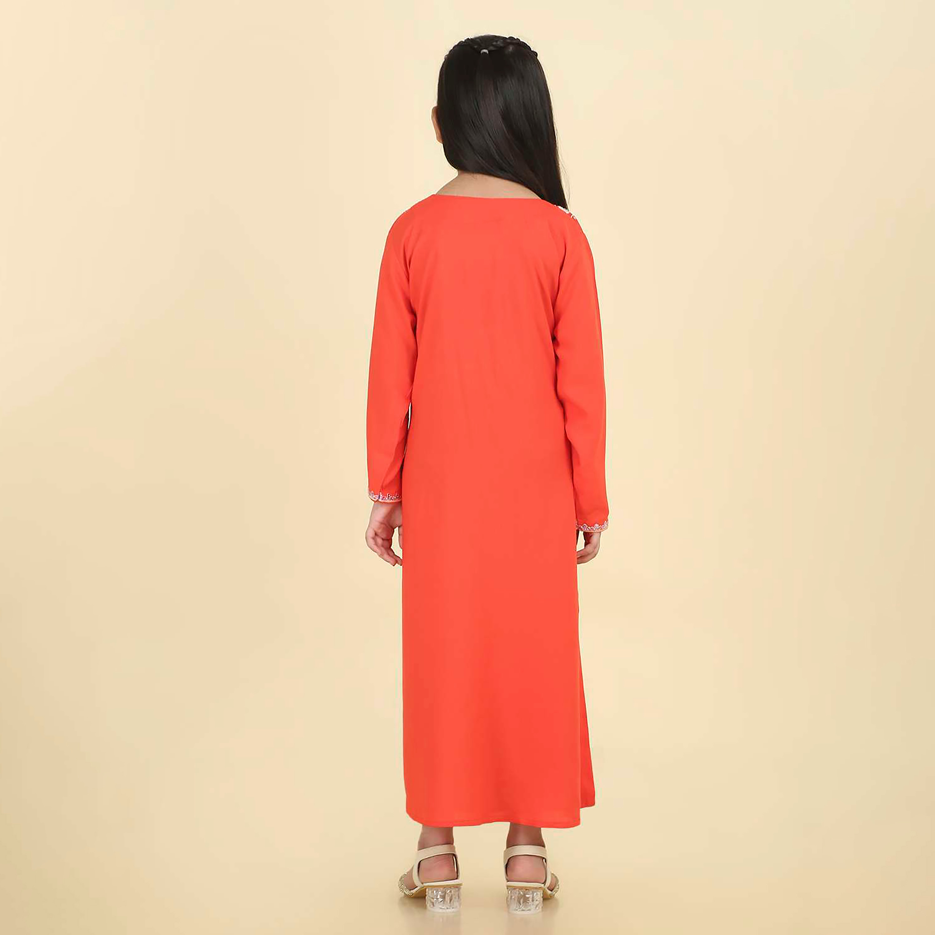 جلابية بناتي بصدرية مطرزة وأكمام ذات أطراف صدفية من هنا اند سارة-girls-arabicclothing-jalabiyas-image-5