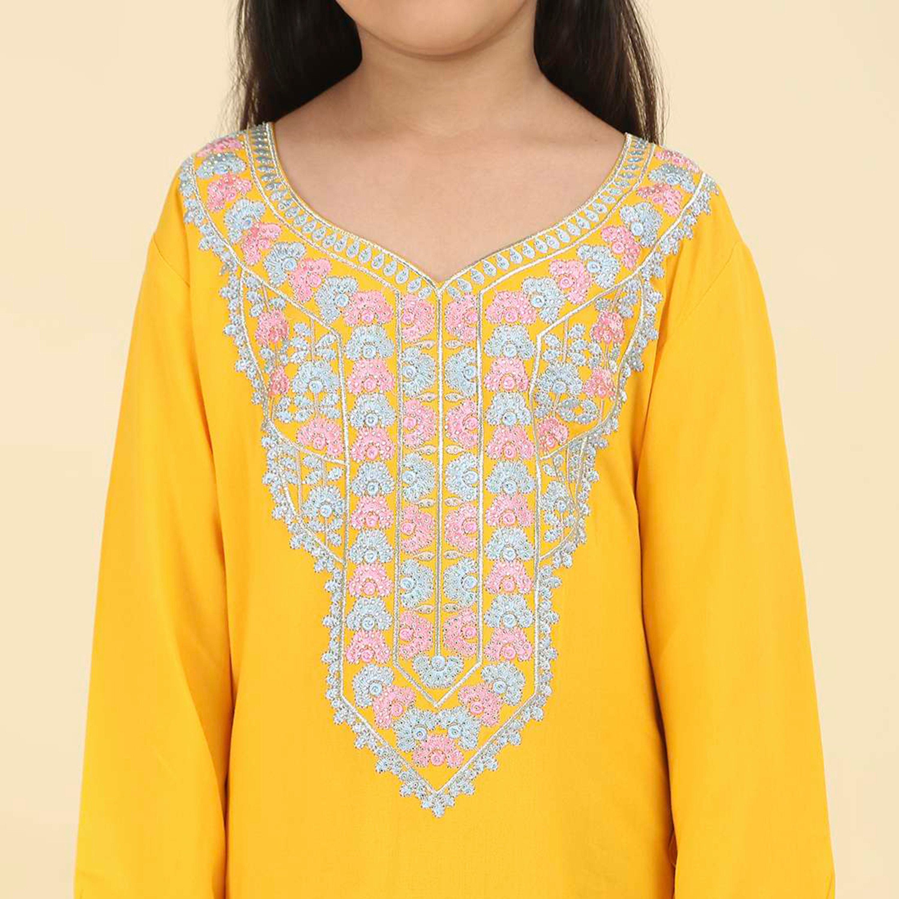جلابية بناتي بصدرية مطرزة وأكمام ذات أطراف صدفية من هنا اند سارة-girls-arabicclothing-jalabiyas-image-8
