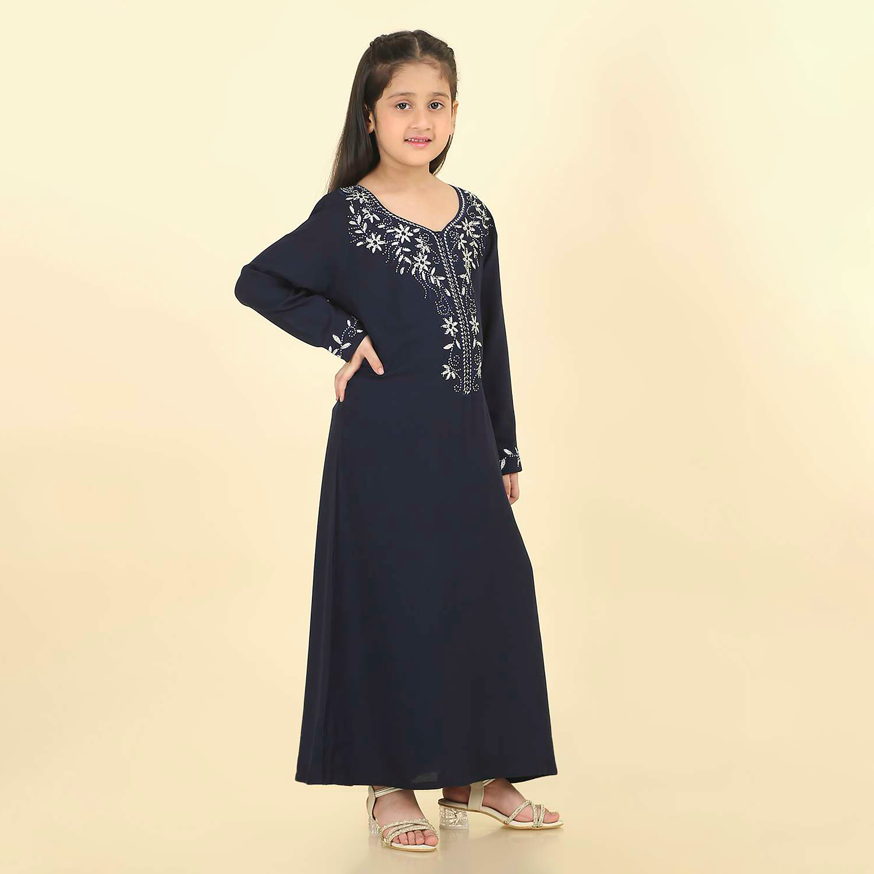 جلابية بناتي بصدرية مطرزة بنقشة الزهور من هنا اند سارة-girls-arabicclothing-jalabiyas-image-4