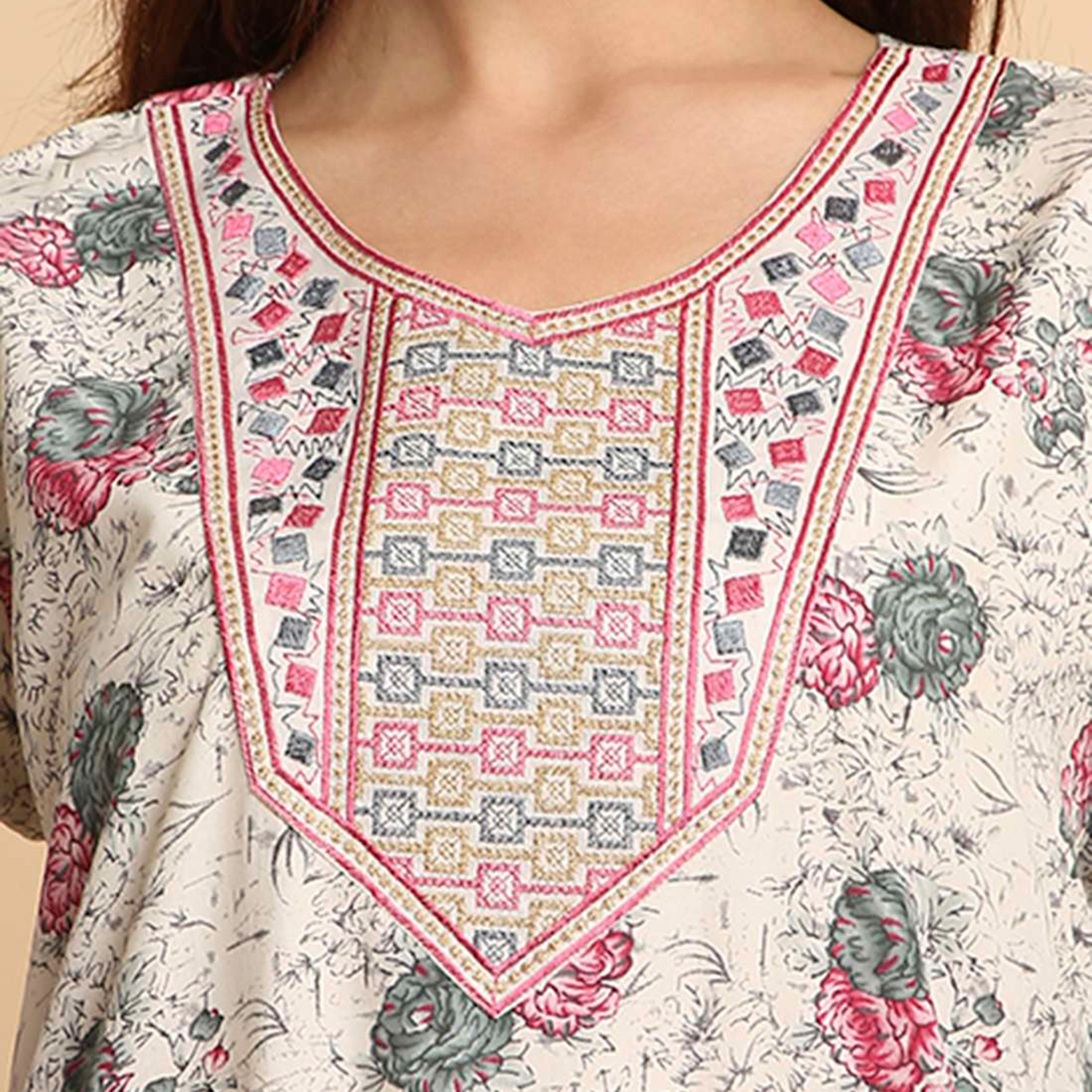 جلابية نسائية بطبعة زهور وأكمام مطرزة الأطراف من هنا اند سارة-women-arabicclothing-jalabiyas-image-7