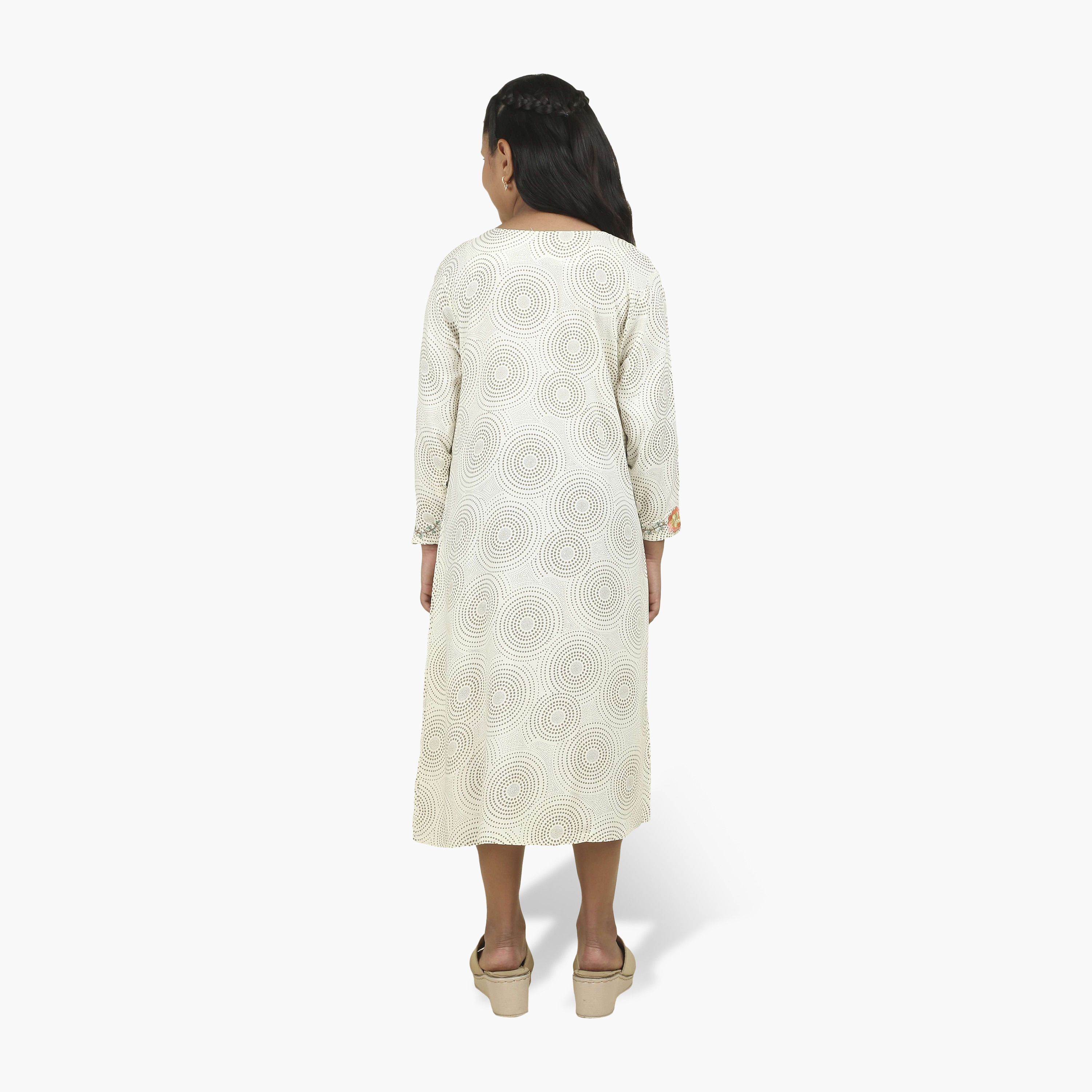 جلابية بناتي بصدرية مطرزة وطبعة هندسية من هنا أند سارة-girls-arabicclothing-jalabiyas-image-10