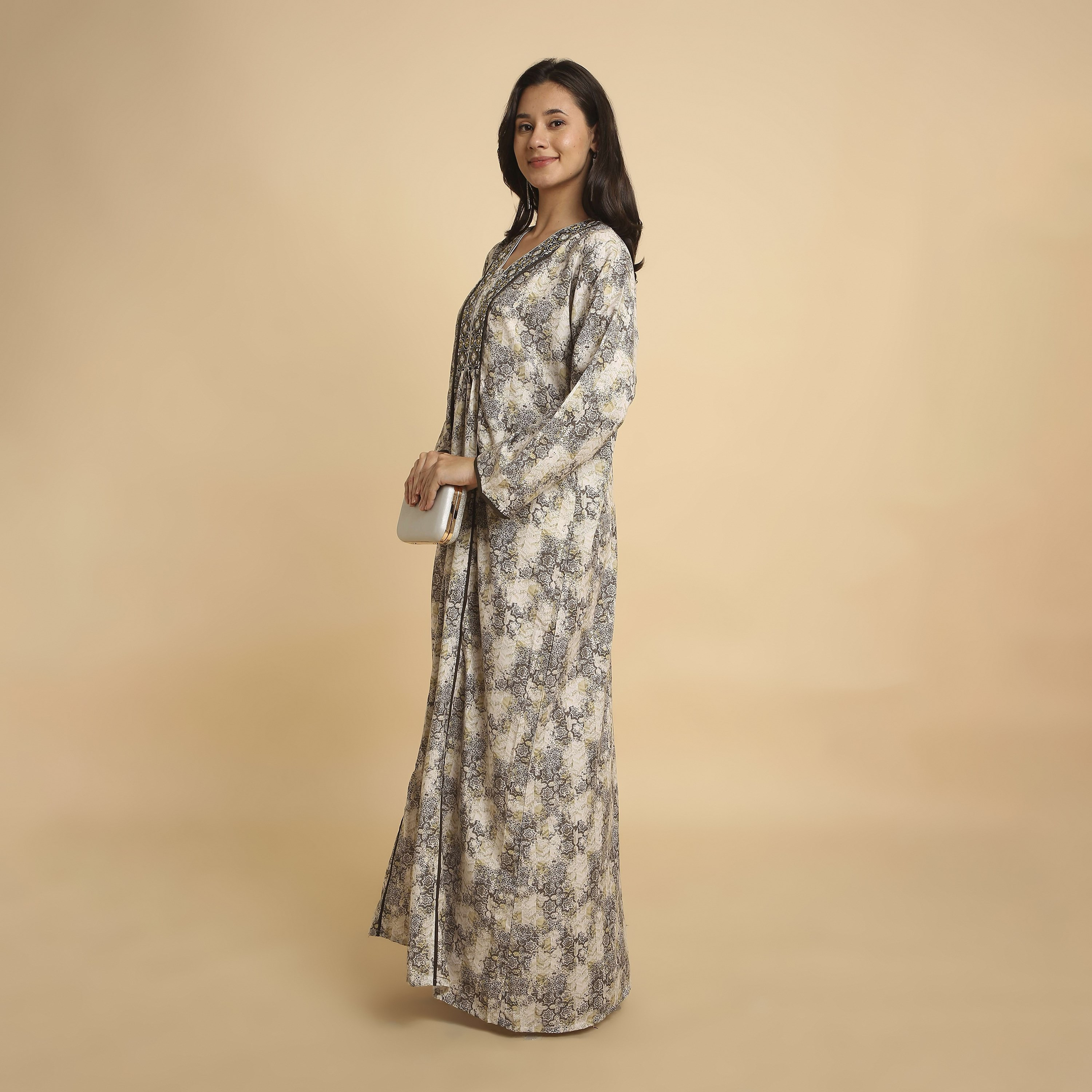 جلابية نسائية بفتحة رقبة "V" وطبعة "أبستراكت جيوميتريك" من هنا أند سارة-women-arabicclothing-jalabiyas-image-9
