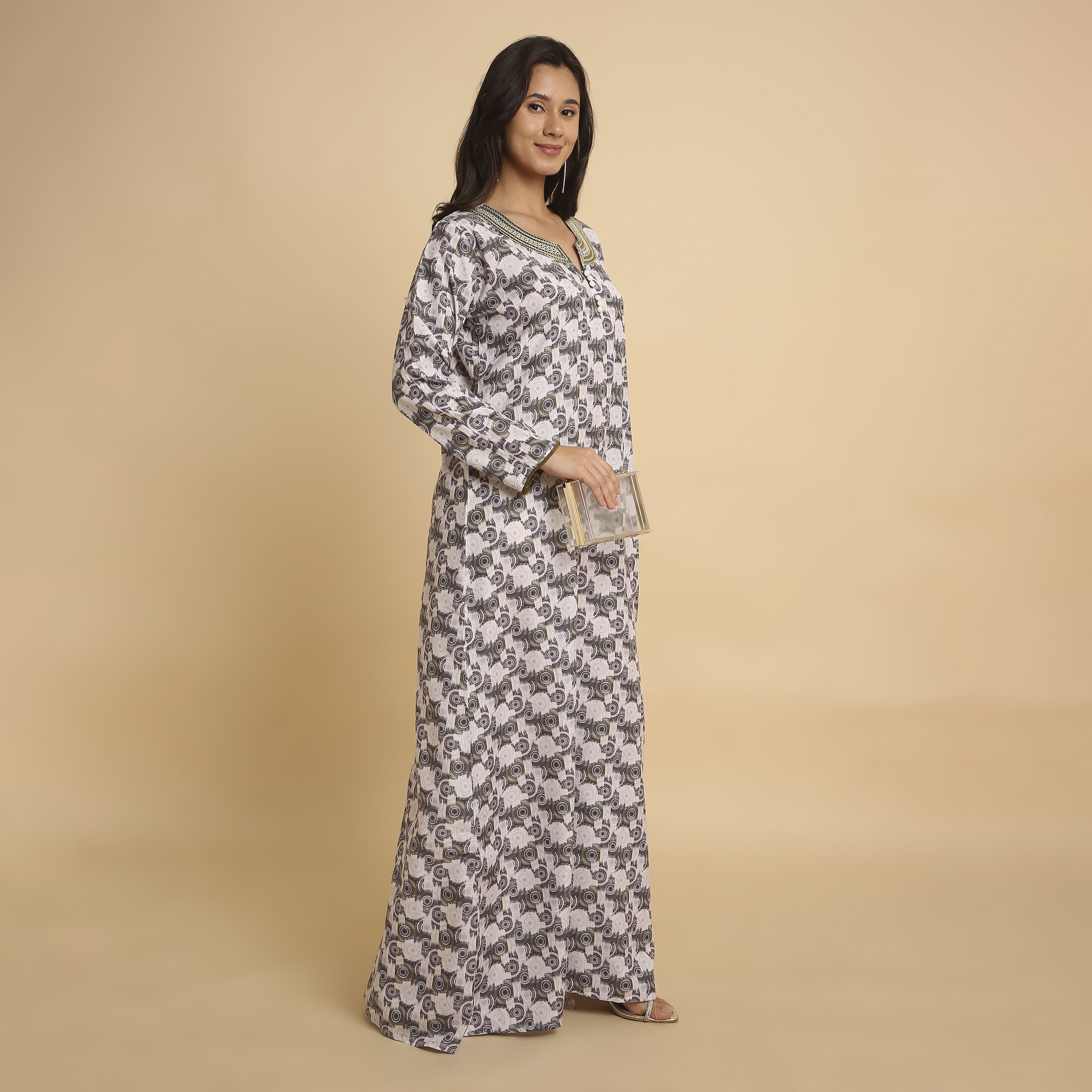 HanaandSara Geometric Print Round Neck Women's Jalabiya-women-arabicclothing-jalabiyas-image-4