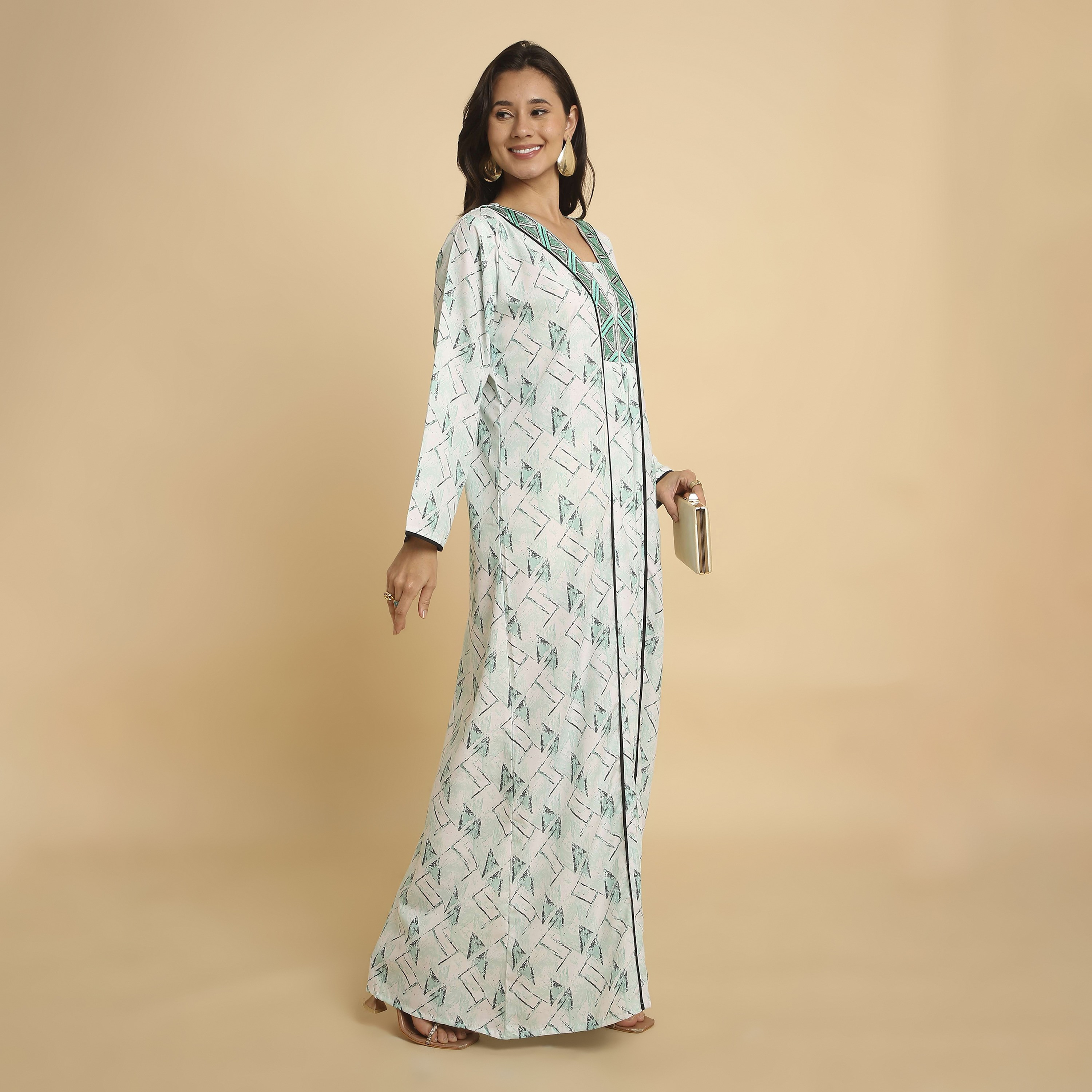 جلابية نسائية بفتحة رقبة "V" وطبعة "جيوميتريك أبستراكت" من هنا أند سارة-women-arabicclothing-jalabiyas-image-14