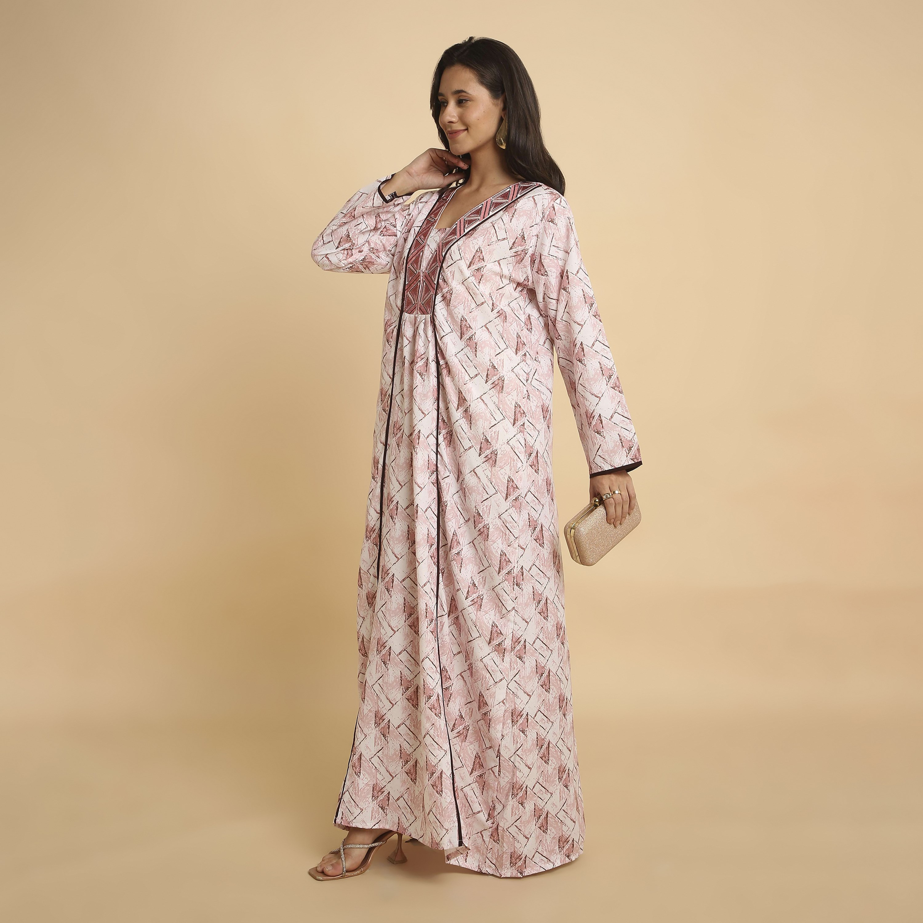 جلابية نسائية بفتحة رقبة "V" وطبعة "جيوميتريك أبستراكت" من هنا أند سارة-women-arabicclothing-jalabiyas-image-8