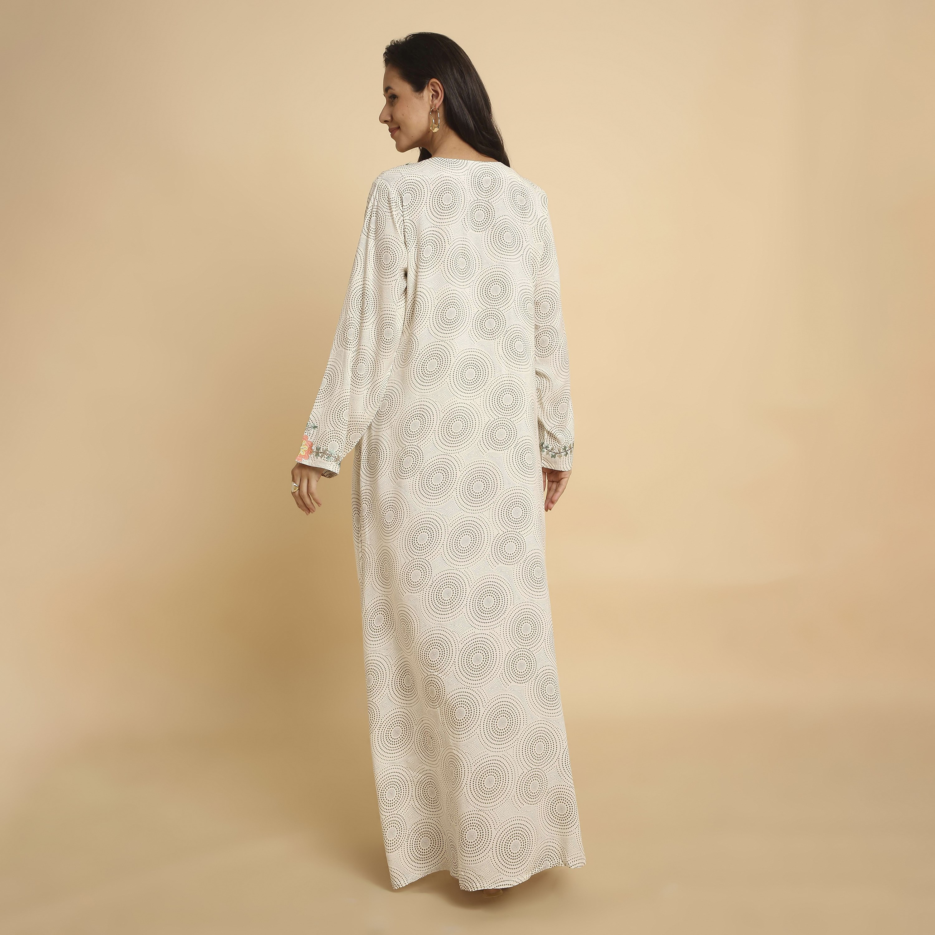 HanaandSara Circular Print Floral Embroidered Yoke Notched Round Neck Women's Jalabiya-women-arabicclothing-jalabiyas-image-10