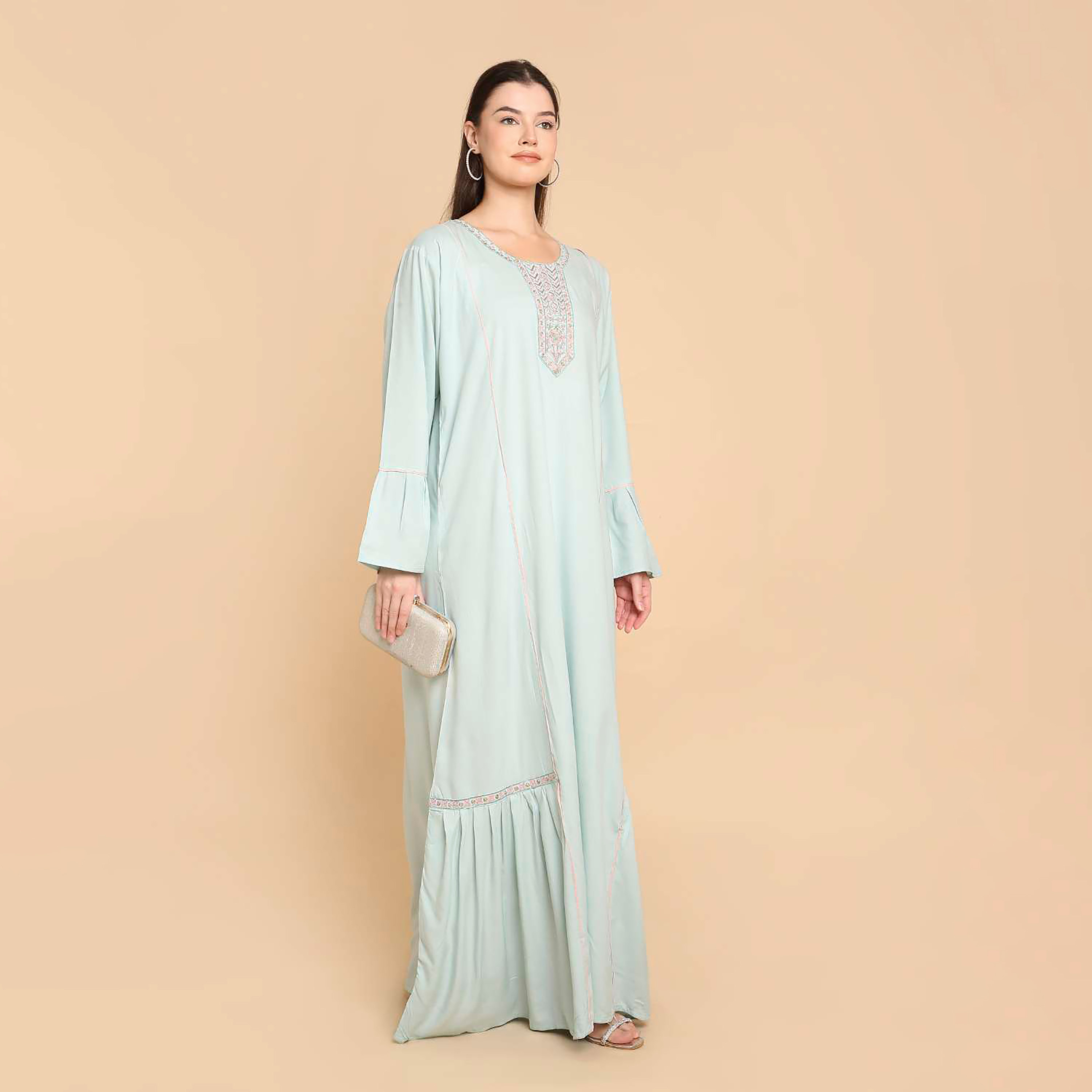 جلابية نسائية بياقة مطرزة وأكمام جرس من هناأندسارة-women-arabicclothing-jalabiyas-image-14