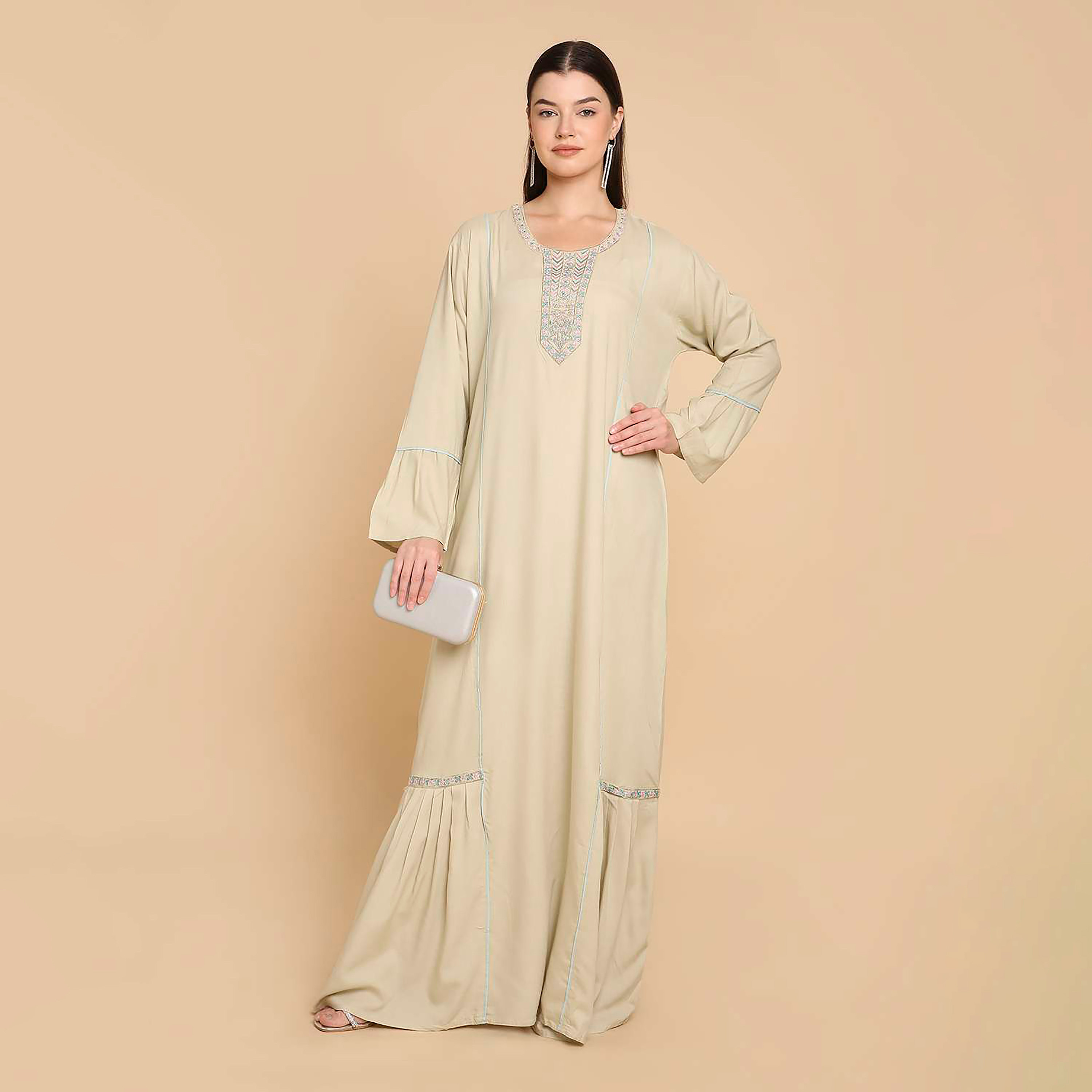 جلابية نسائية بياقة مطرزة وأكمام جرس من هناأندسارة-women-arabicclothing-jalabiyas-image-1