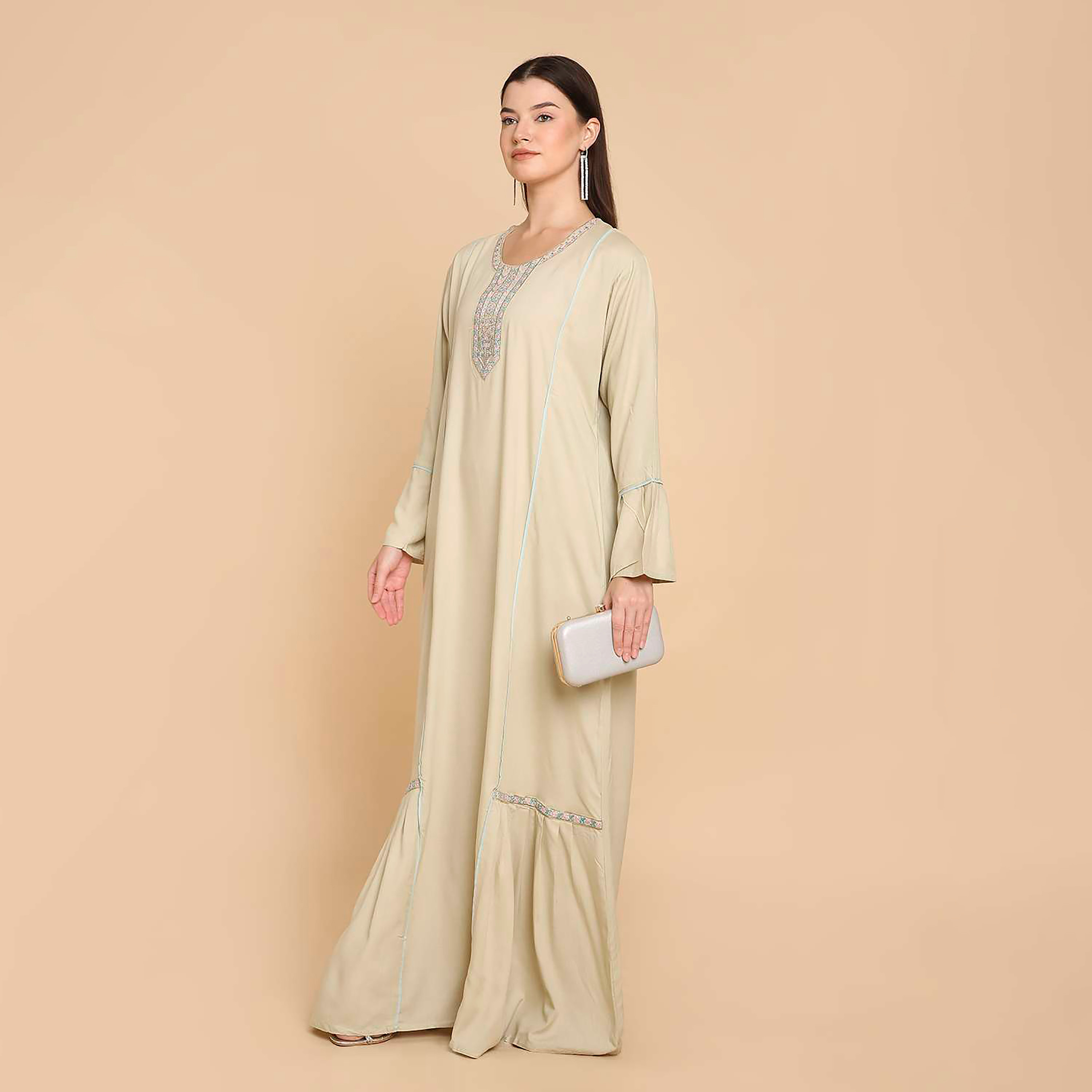 جلابية نسائية بياقة مطرزة وأكمام جرس من هناأندسارة-women-arabicclothing-jalabiyas-image-3