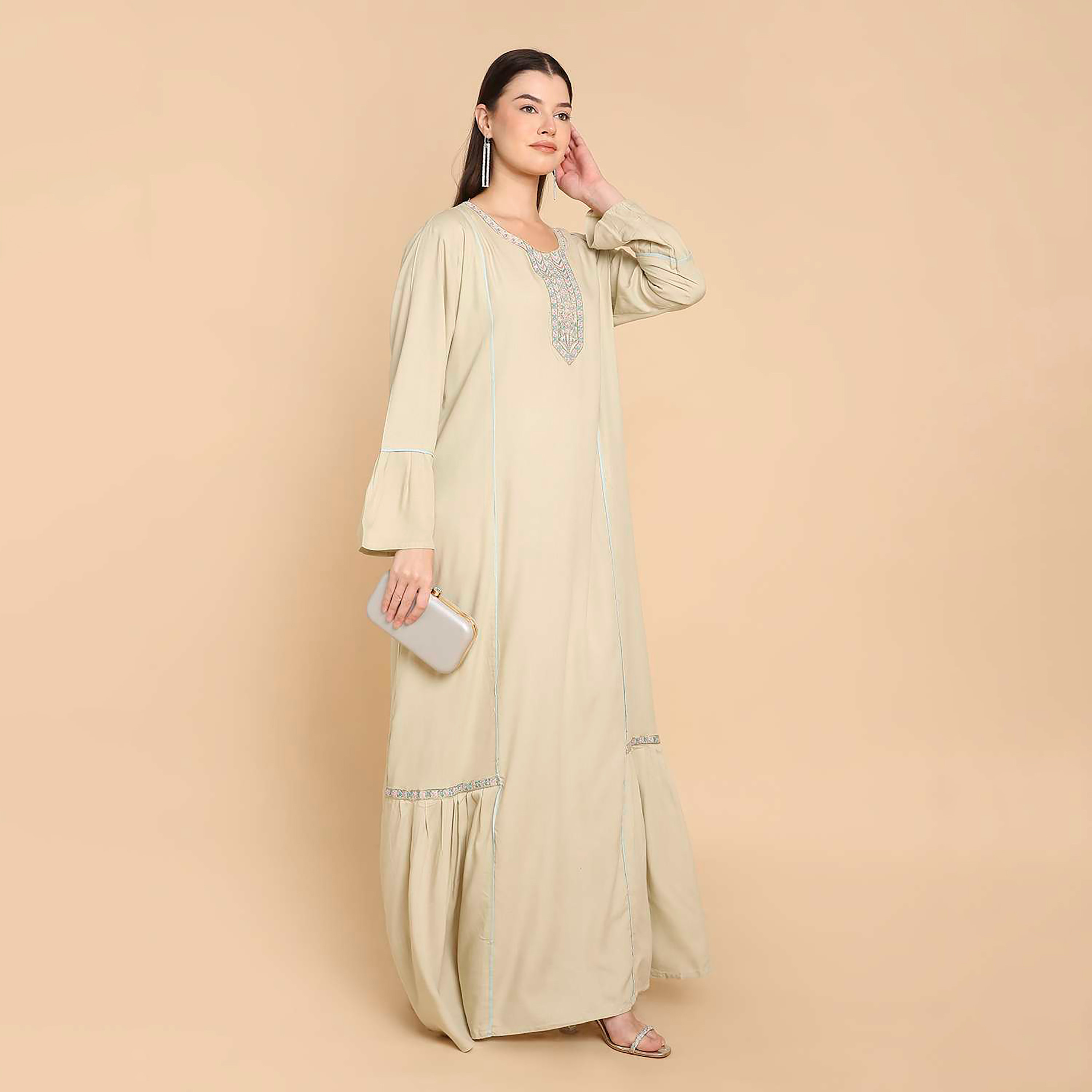 جلابية نسائية بياقة مطرزة وأكمام جرس من هناأندسارة-women-arabicclothing-jalabiyas-image-4