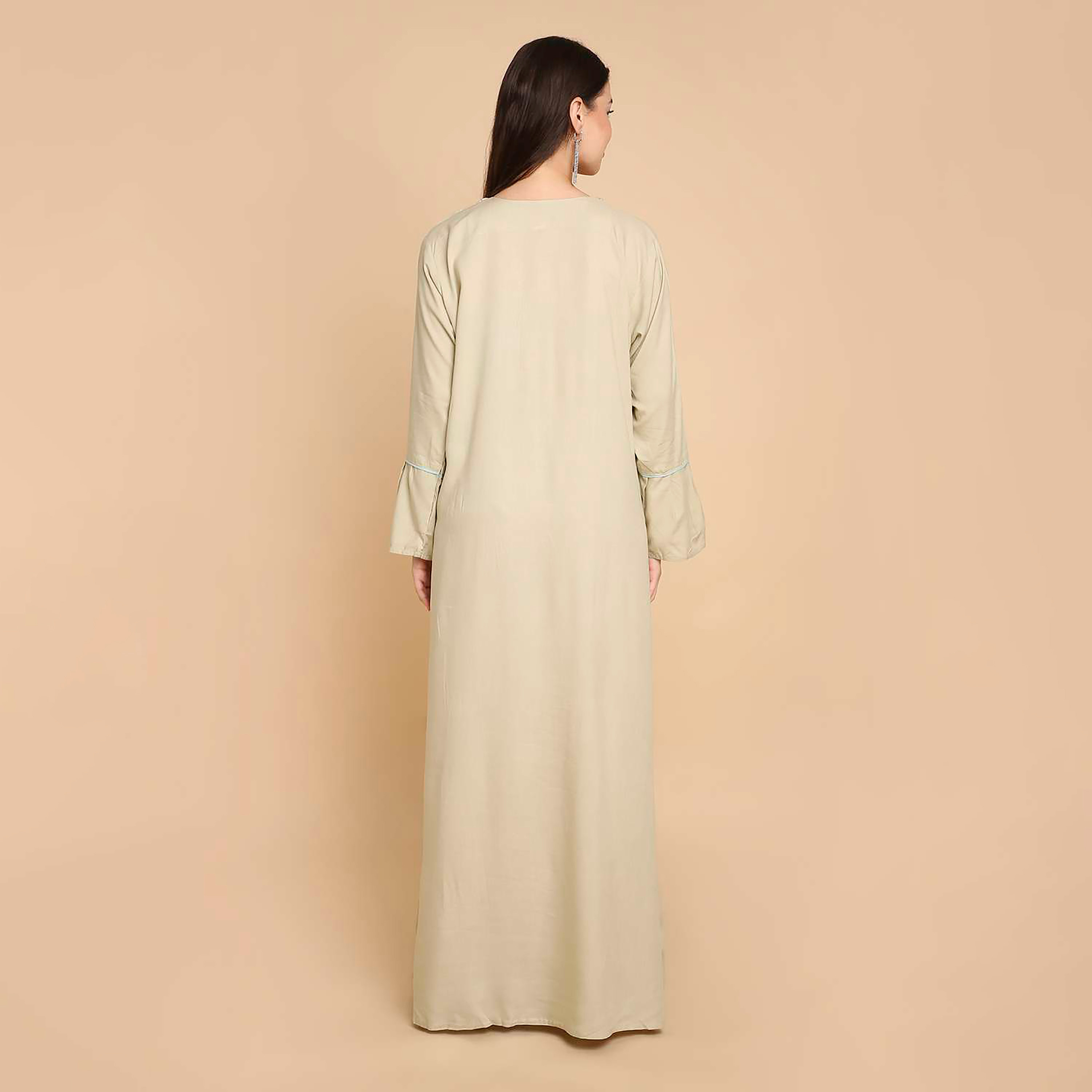 جلابية نسائية بياقة مطرزة وأكمام جرس من هناأندسارة-women-arabicclothing-jalabiyas-image-5