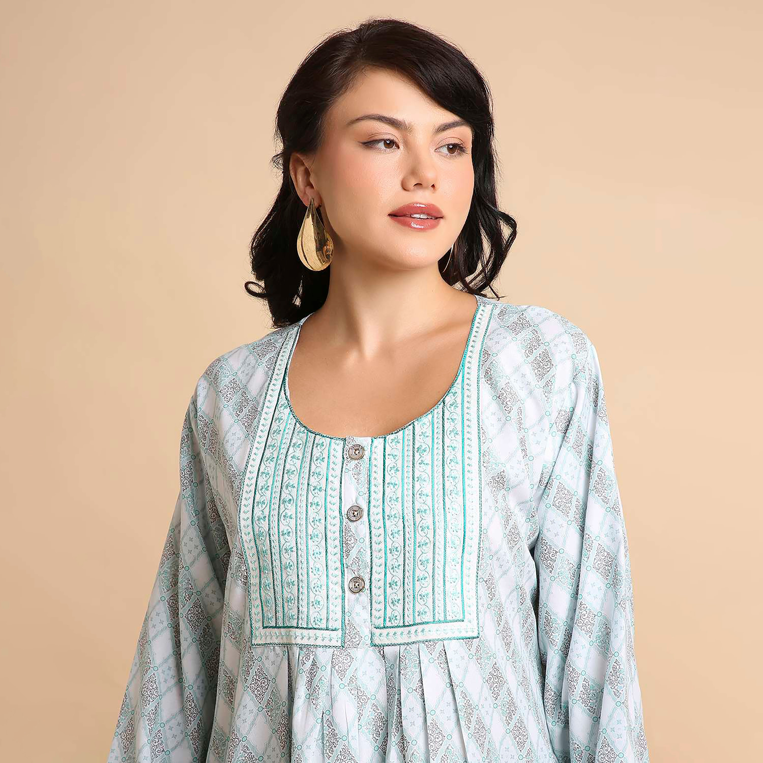 جلابية نسائية بنقشة هندسية وتطريز على الصدر من هنا آند سارة-women-arabicclothing-jalabiyas-image-2