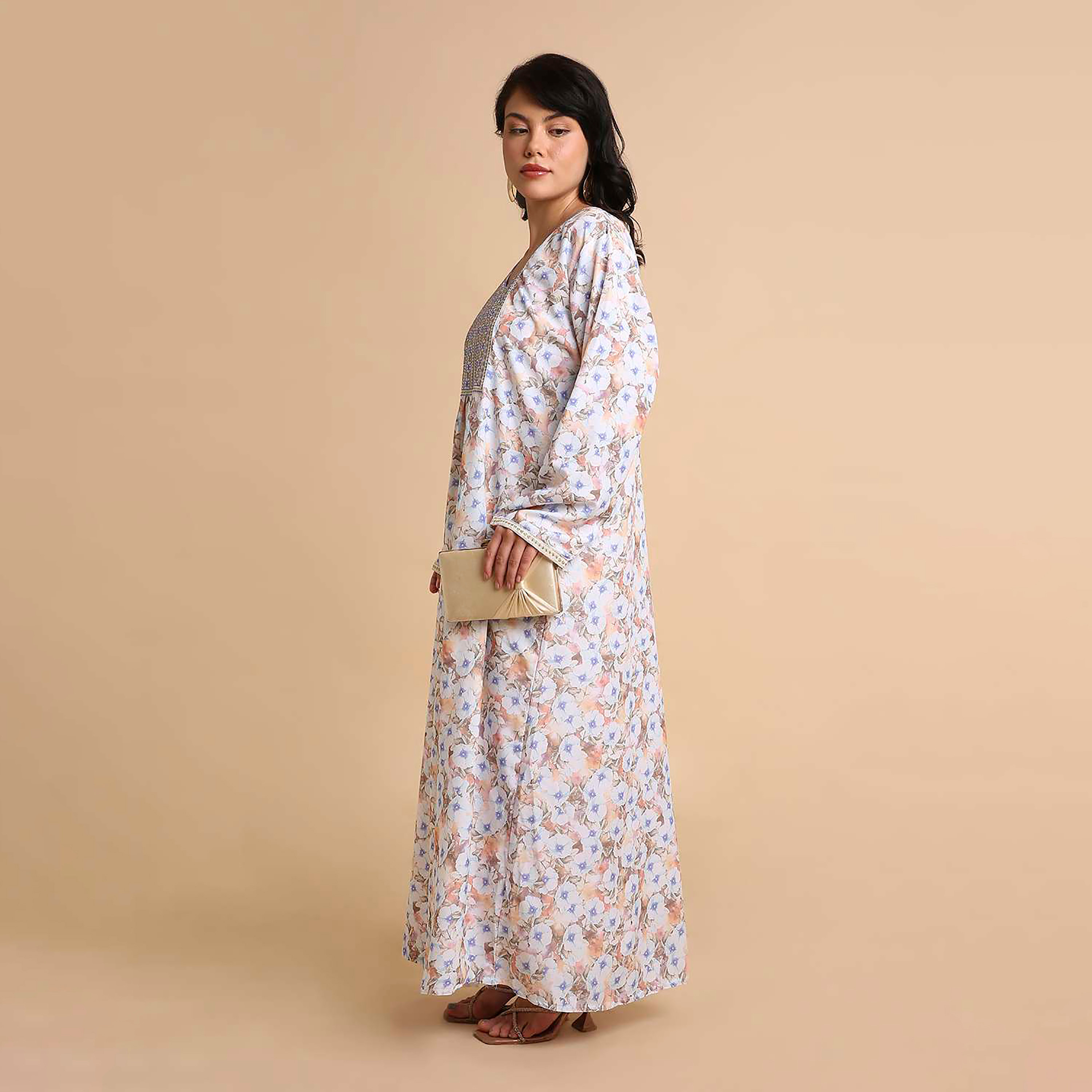 جلابية نسائية مطرزة بنقشة زهور من هنا اند سارة-women-arabicclothing-jalabiyas-image-3