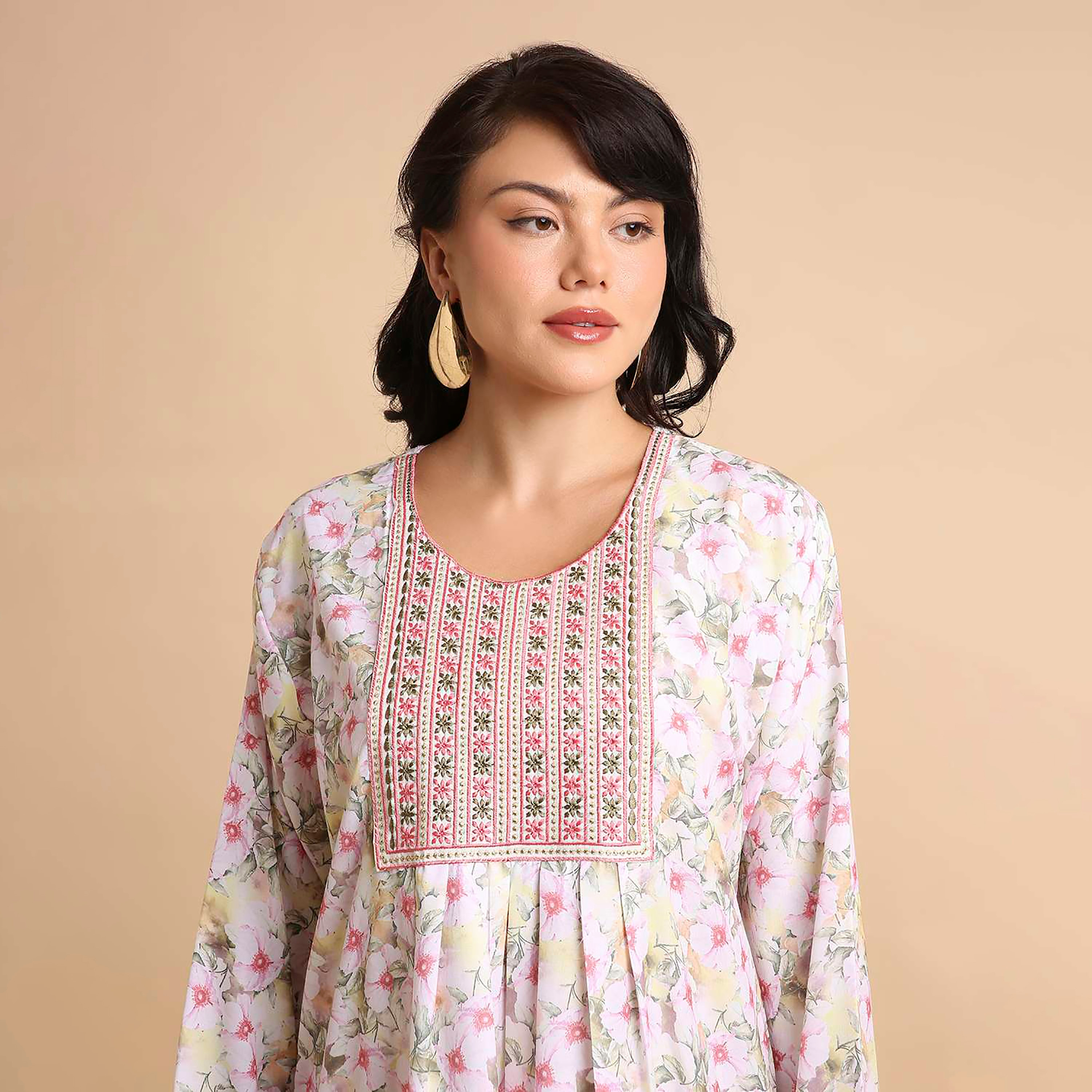 جلابية نسائية مطرزة بنقشة زهور من هنا اند سارة-women-arabicclothing-jalabiyas-image-12