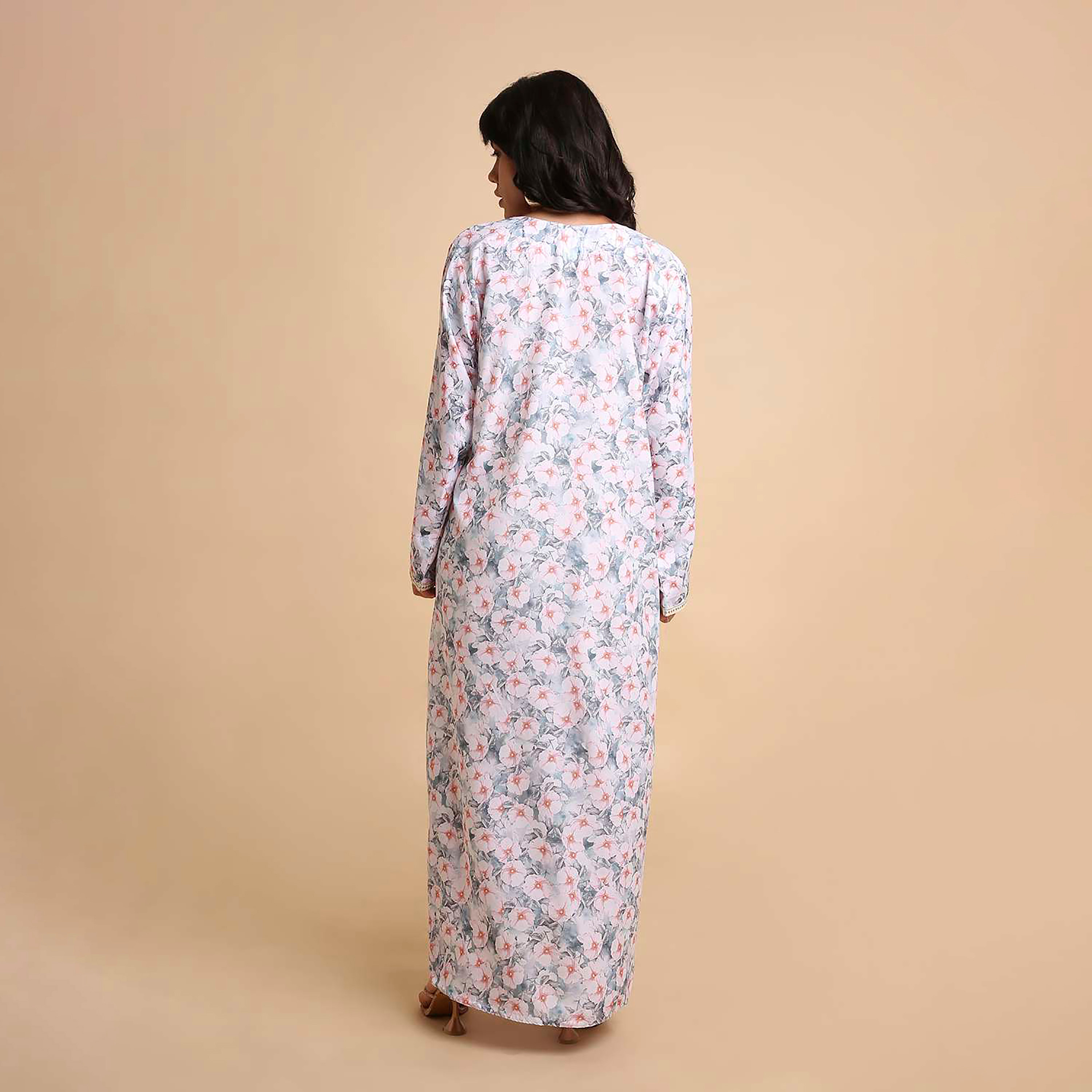 جلابية نسائية مطرزة بنقشة زهور من هنا اند سارة-women-arabicclothing-jalabiyas-image-10