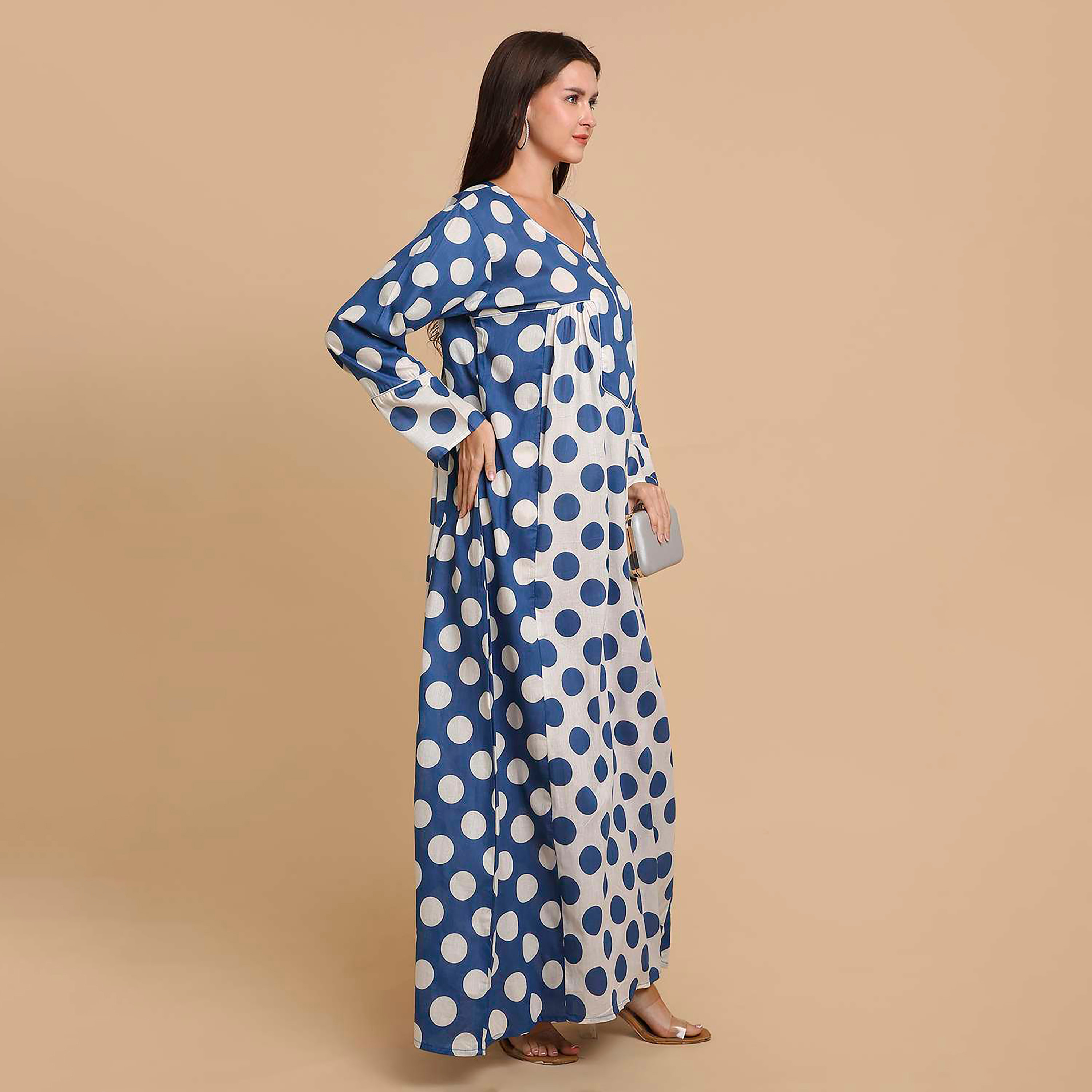 جلابية نسائية قطنية بنقاط بولكا وأكمام ذات أساور عريضة من هنا آند سارة-women-arabicclothing-jalabiyas-image-18