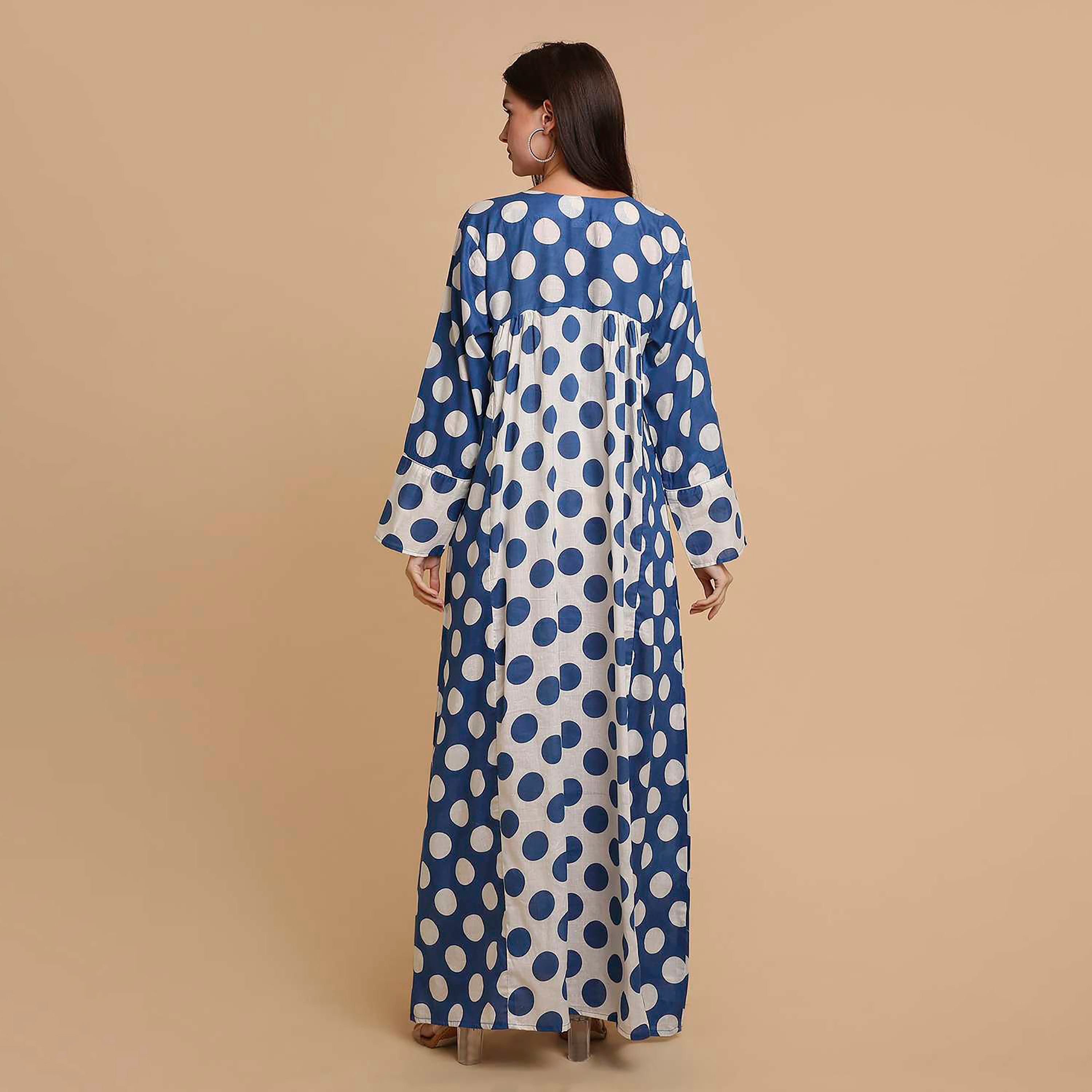جلابية نسائية قطنية بنقاط بولكا وأكمام ذات أساور عريضة من هنا آند سارة-women-arabicclothing-jalabiyas-image-19