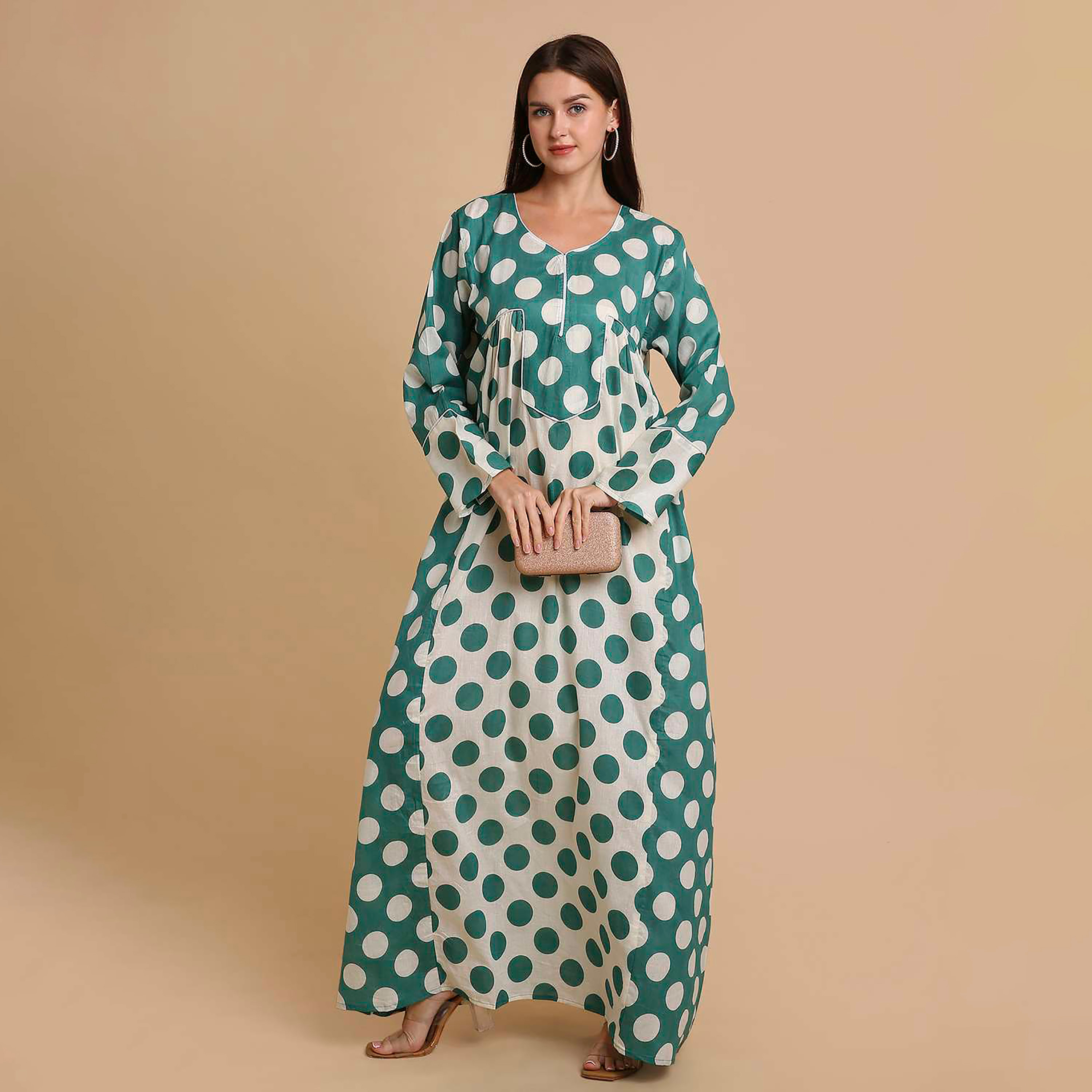 جلابية نسائية قطنية بنقاط بولكا وأكمام ذات أساور عريضة من هنا آند سارة-women-arabicclothing-jalabiyas-image-6