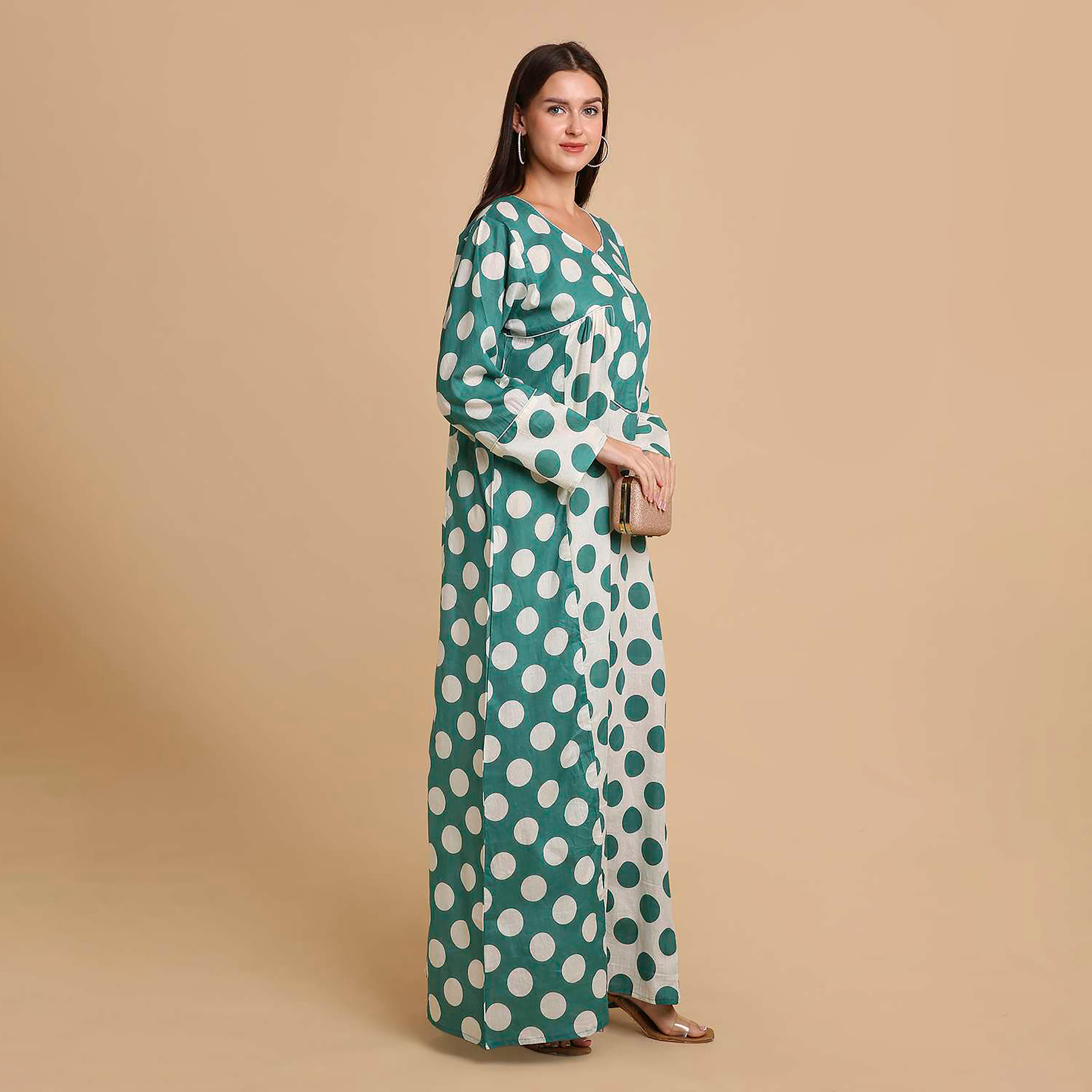 جلابية نسائية قطنية بنقاط بولكا وأكمام ذات أساور عريضة من هنا آند سارة-women-arabicclothing-jalabiyas-image-9