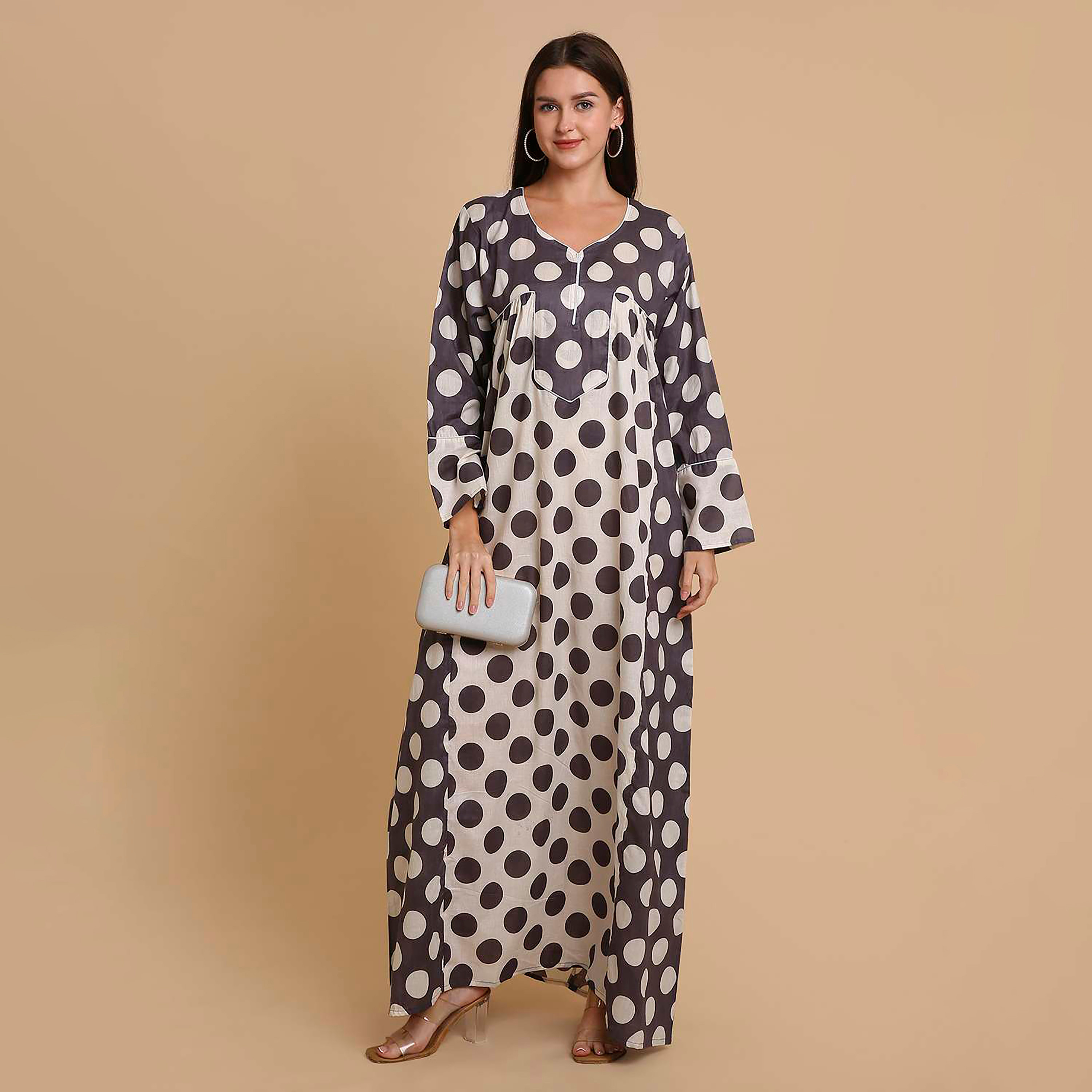 جلابية نسائية قطنية بنقاط بولكا وأكمام ذات أساور عريضة من هنا آند سارة-women-arabicclothing-jalabiyas-image-20