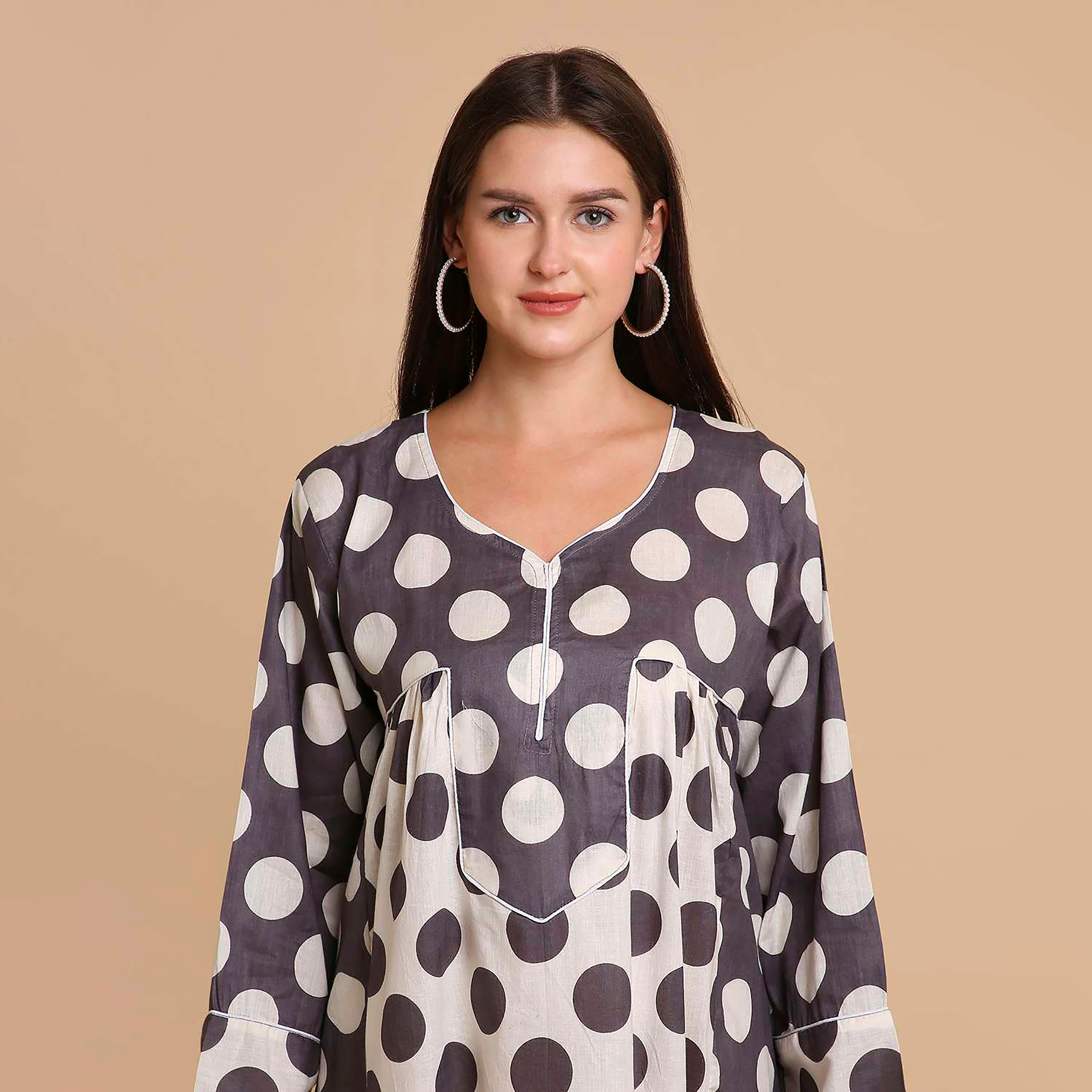 جلابية نسائية قطنية بنقاط بولكا وأكمام ذات أساور عريضة من هنا آند سارة-women-arabicclothing-jalabiyas-image-21
