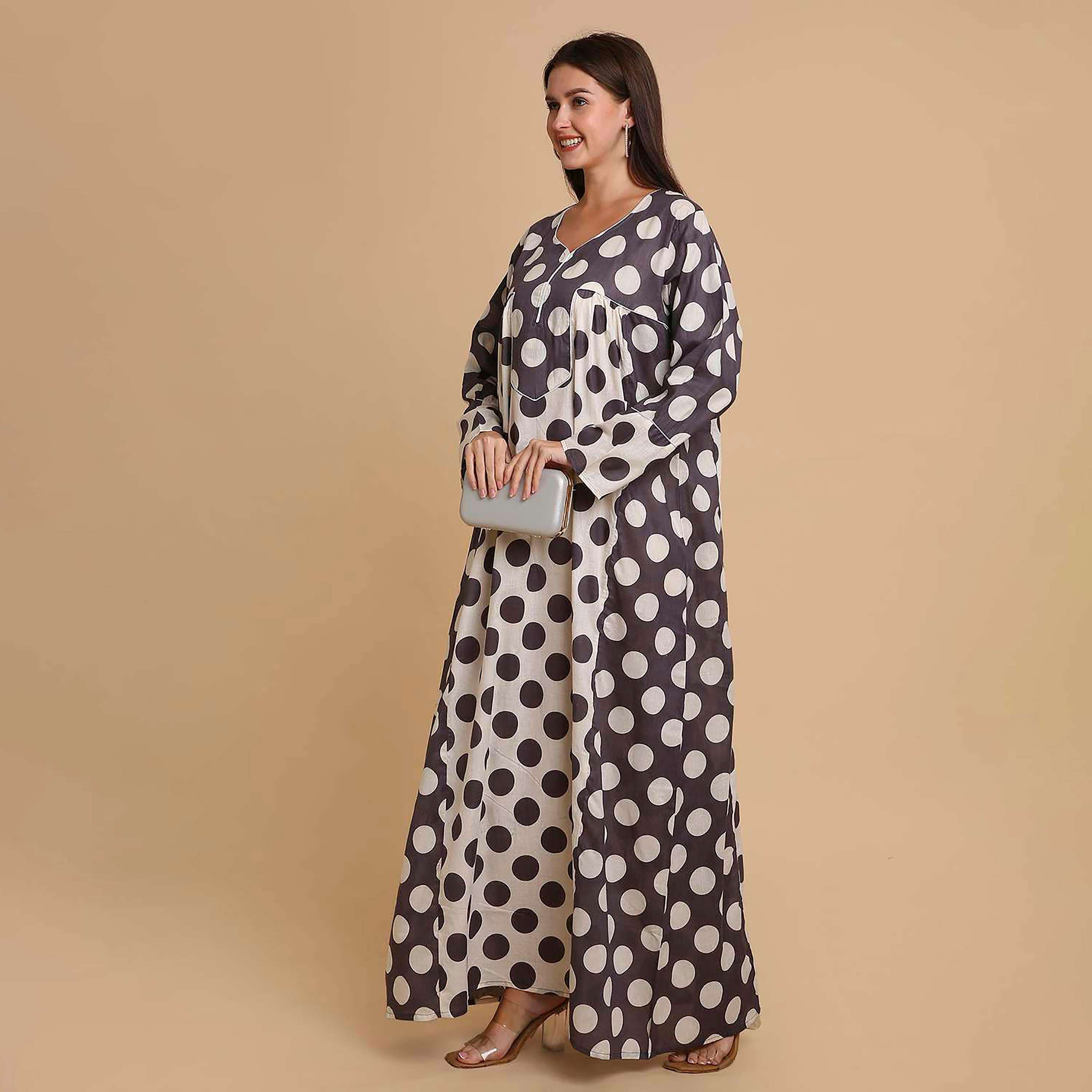 جلابية نسائية قطنية بنقاط بولكا وأكمام ذات أساور عريضة من هنا آند سارة-women-arabicclothing-jalabiyas-image-22