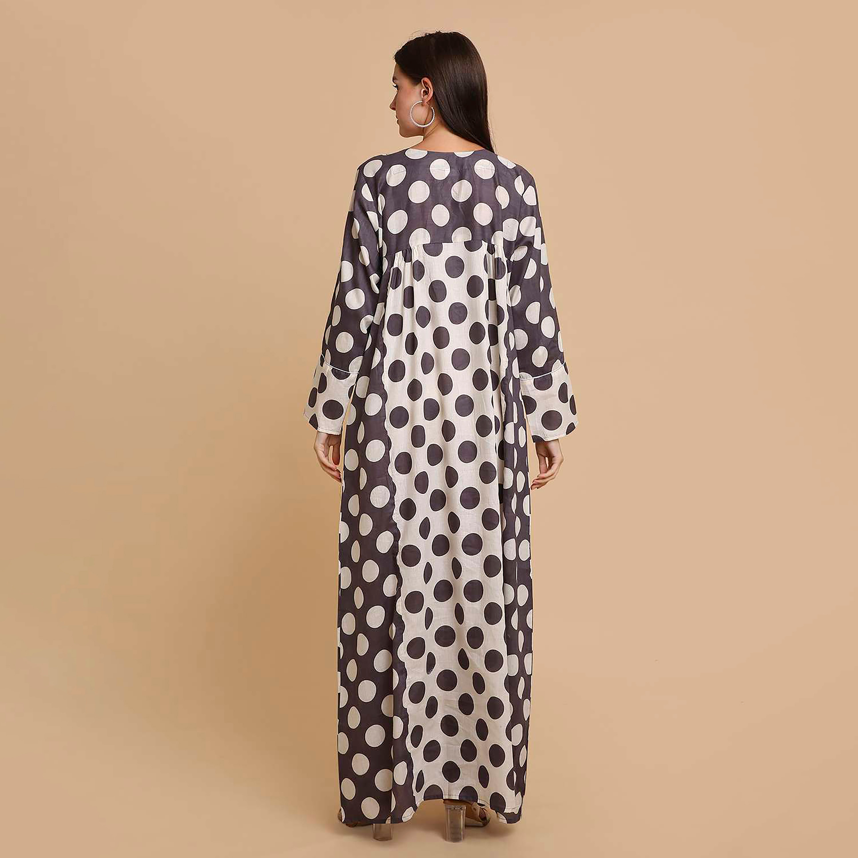 جلابية نسائية قطنية بنقاط بولكا وأكمام ذات أساور عريضة من هنا آند سارة-women-arabicclothing-jalabiyas-image-24